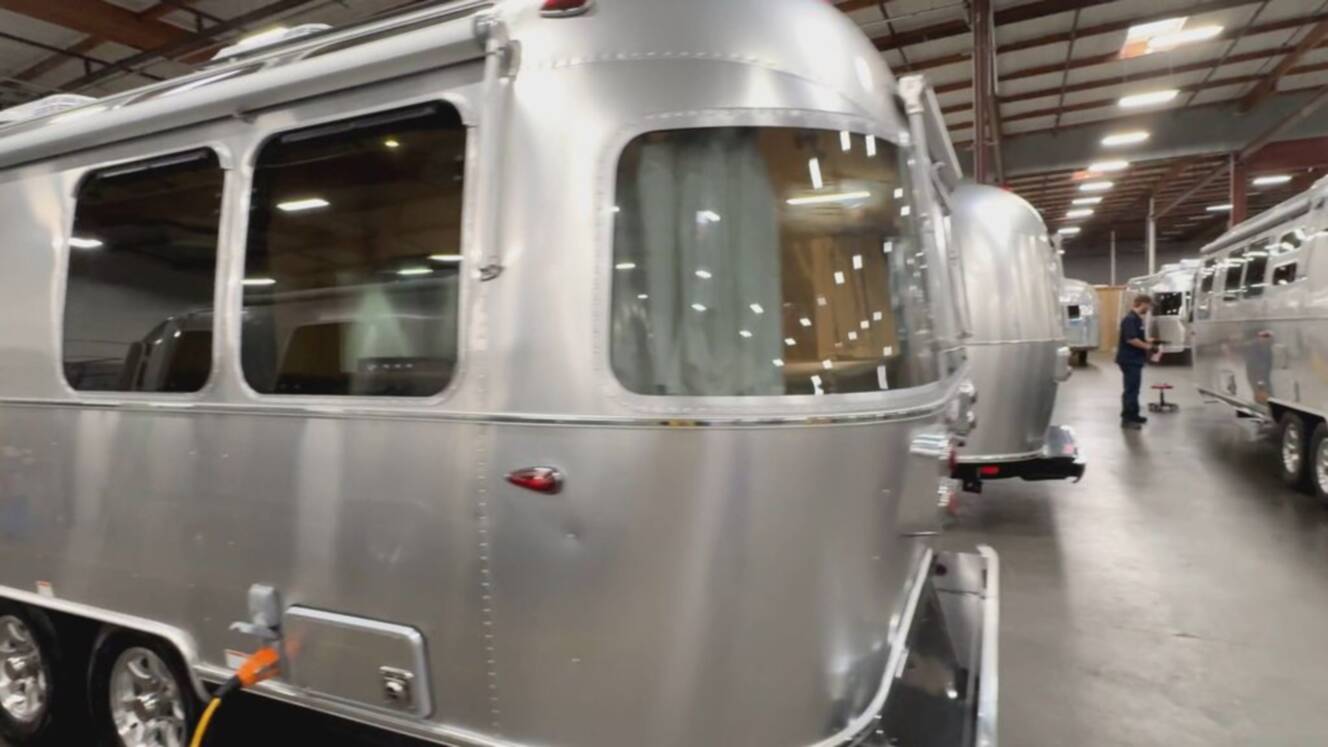 A photo of this 2026 Airstream Flying Cloud 25FB