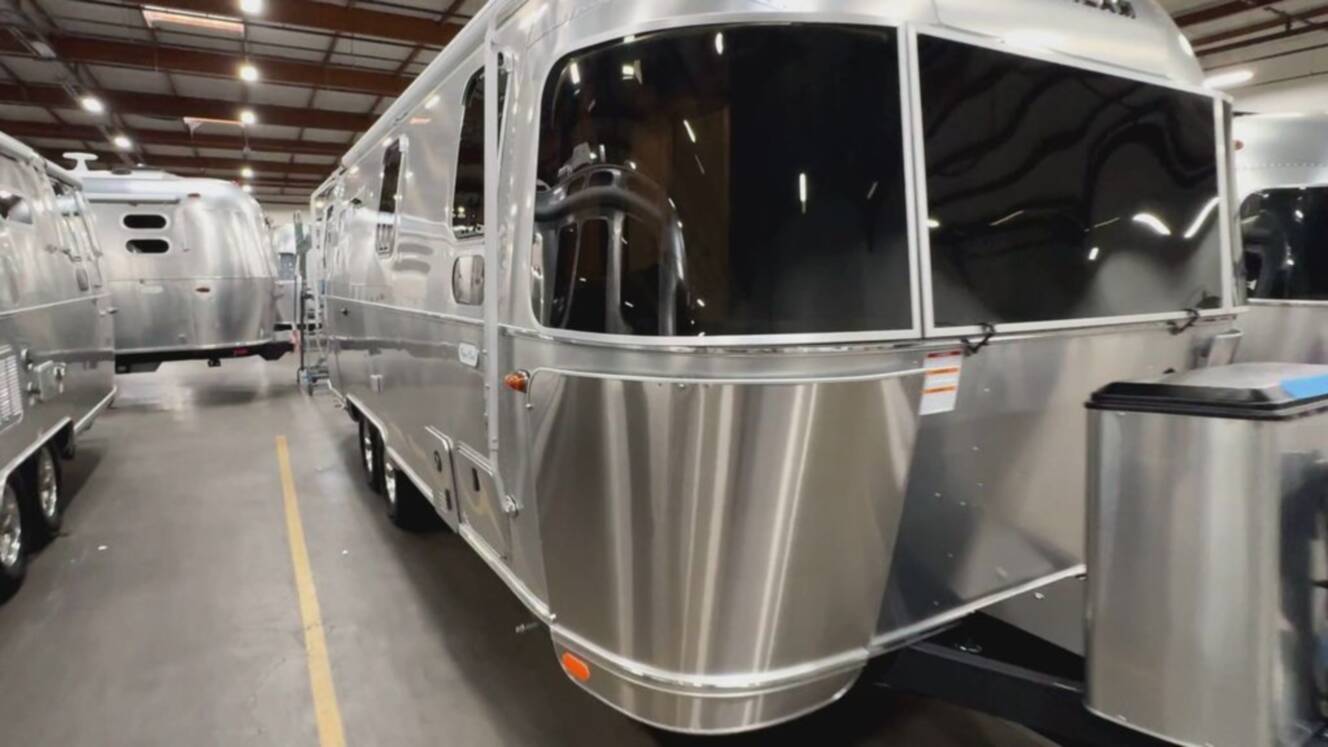 A photo of this 2026 Airstream Flying Cloud 25FB