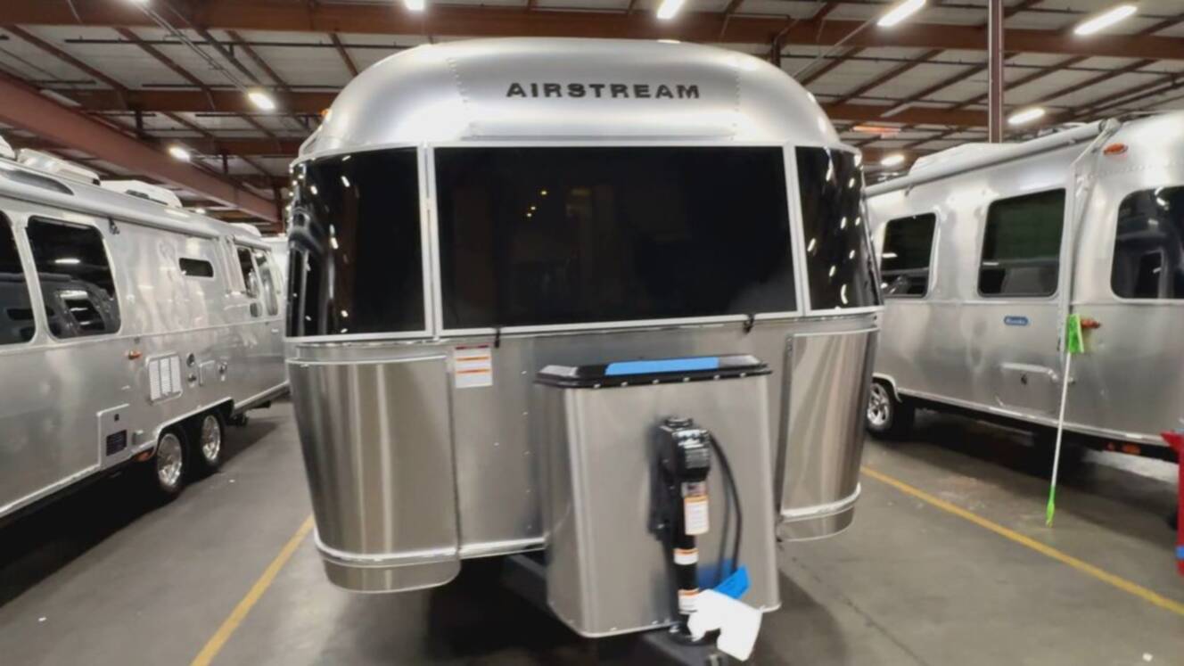 A photo of this 2026 Airstream Flying Cloud 25FB
