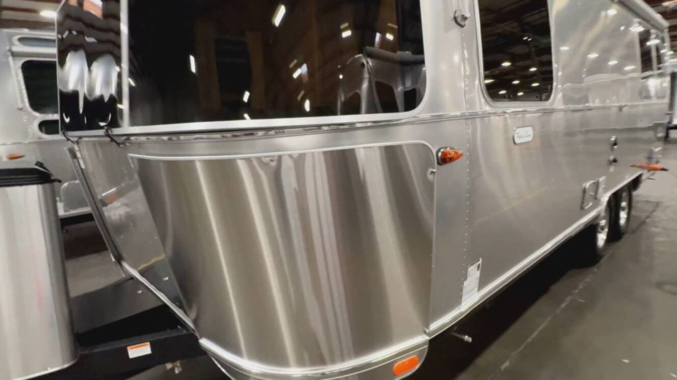 A photo of this 2026 Airstream Flying Cloud 25FB