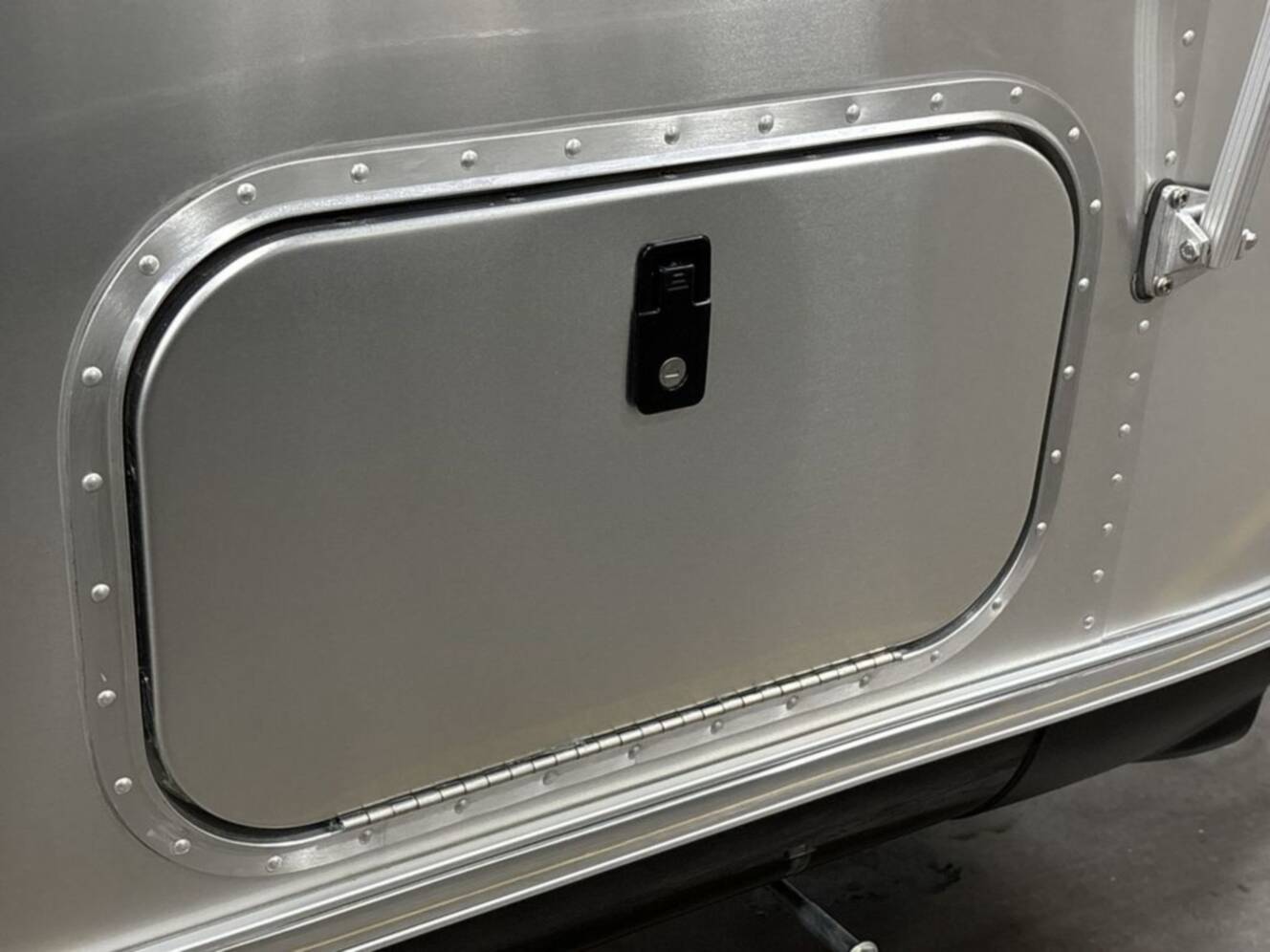 A photo of this 2026 Airstream Flying Cloud 25FB