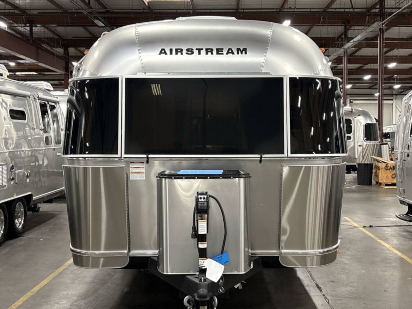 A photo of this 2026 Airstream Flying Cloud 25FB