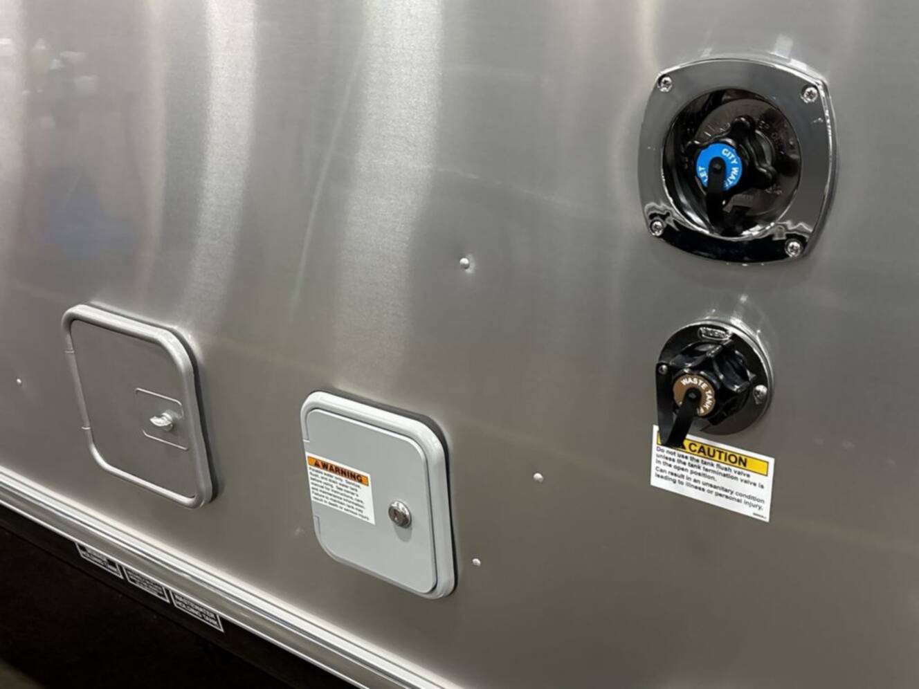 A photo of this 2026 Airstream Flying Cloud 25FB