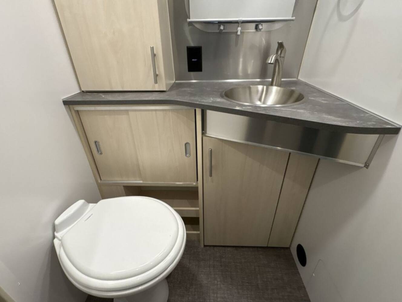 A photo of this 2026 Airstream Flying Cloud 25FB