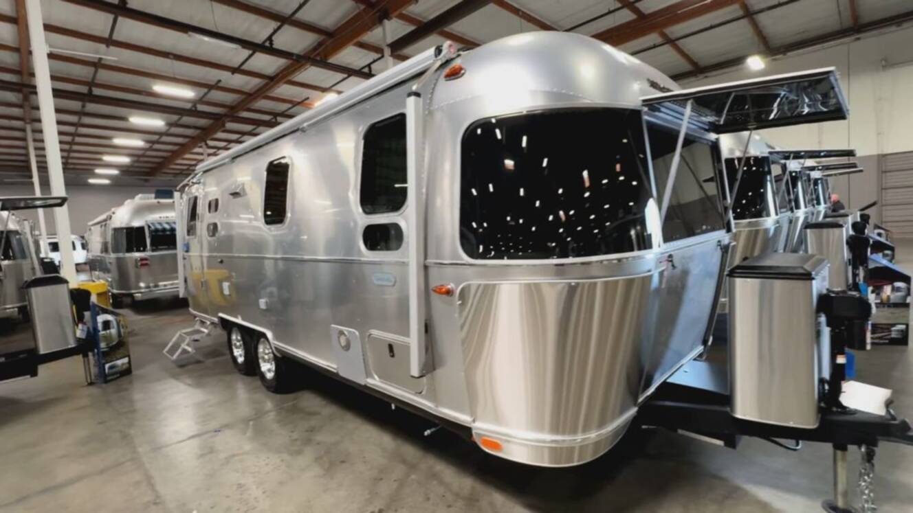 A photo of this 2026 Airstream Globetrotter 25FB