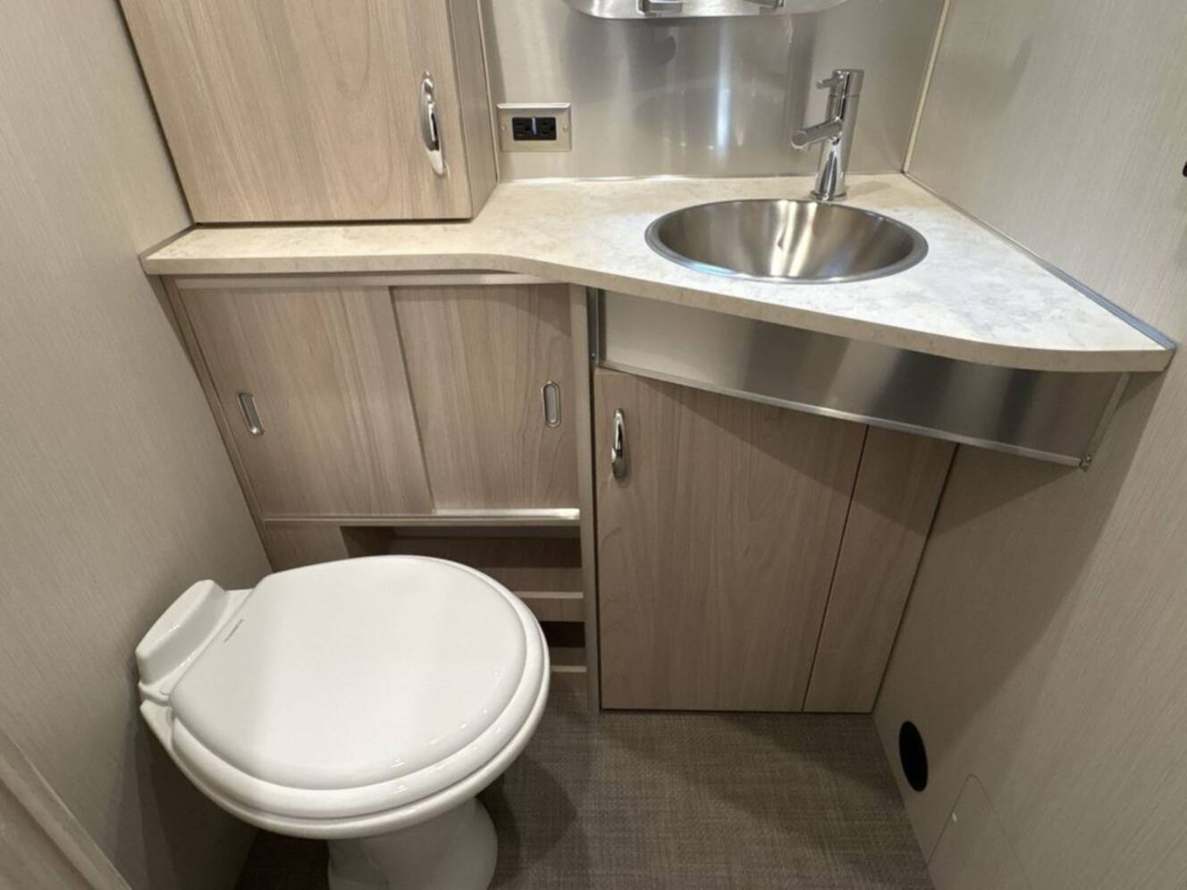 A photo of this 2026 Airstream Globetrotter 25FB