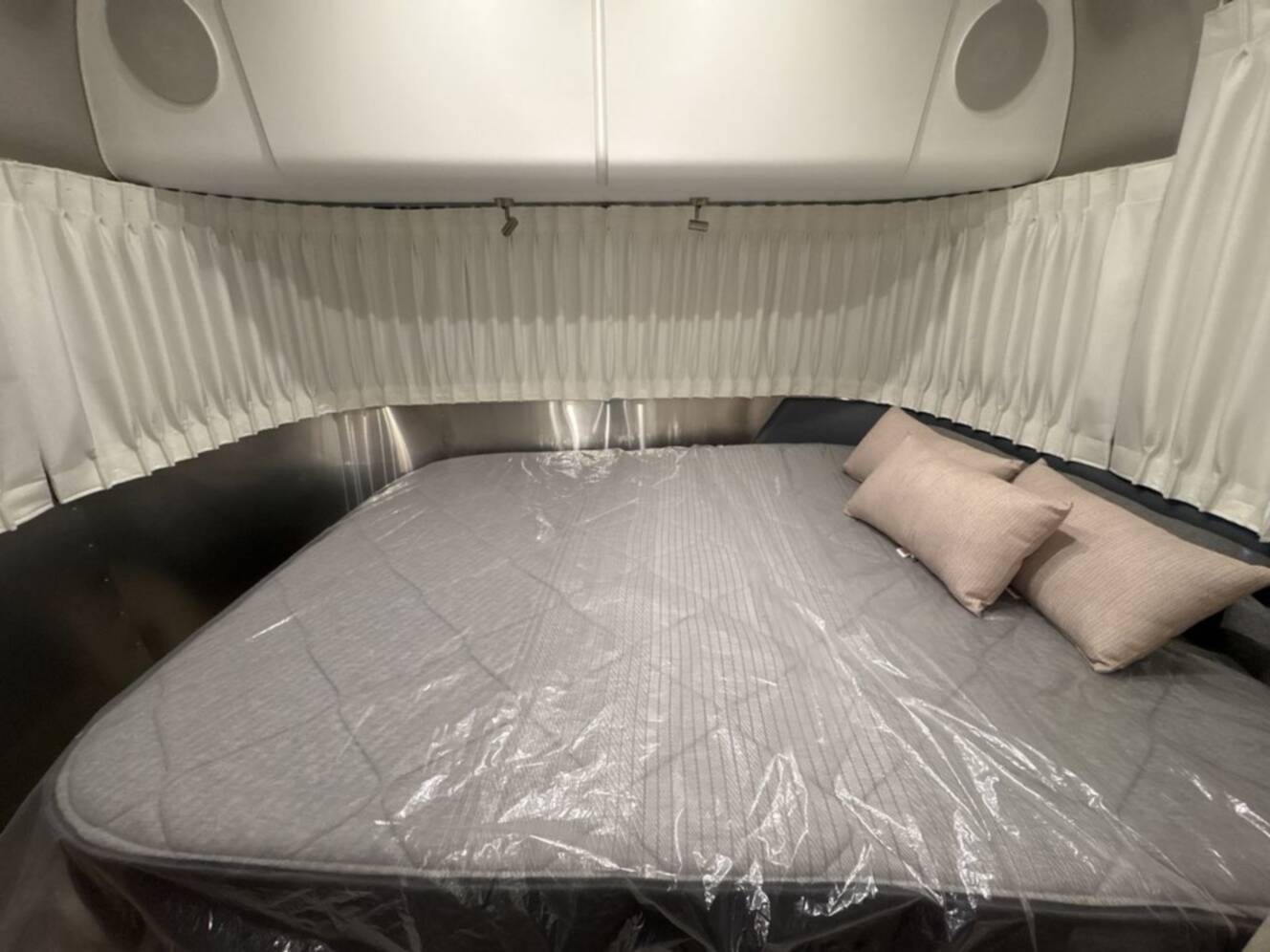 A photo of this 2026 Airstream Globetrotter 25FB