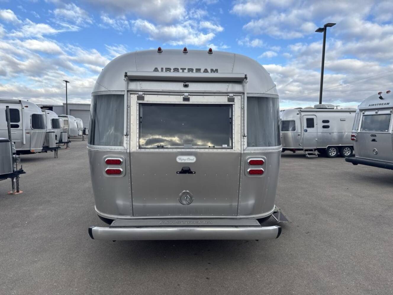 A photo of this 2026 Airstream Flying Cloud 25FB