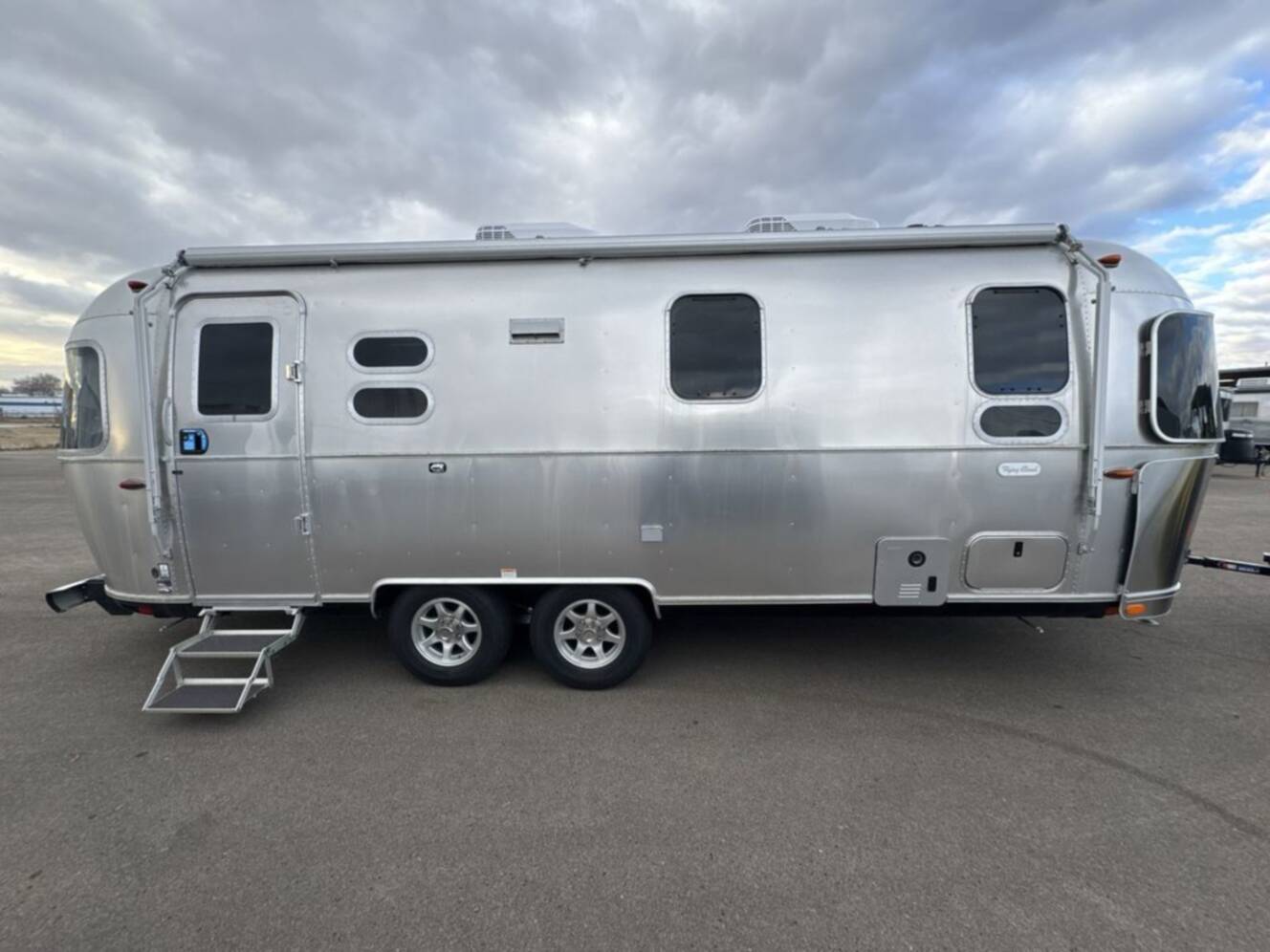 A photo of this 2026 Airstream Flying Cloud 25FB
