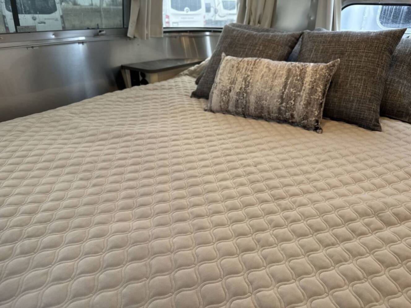 A photo of this 2026 Airstream Flying Cloud 25FB