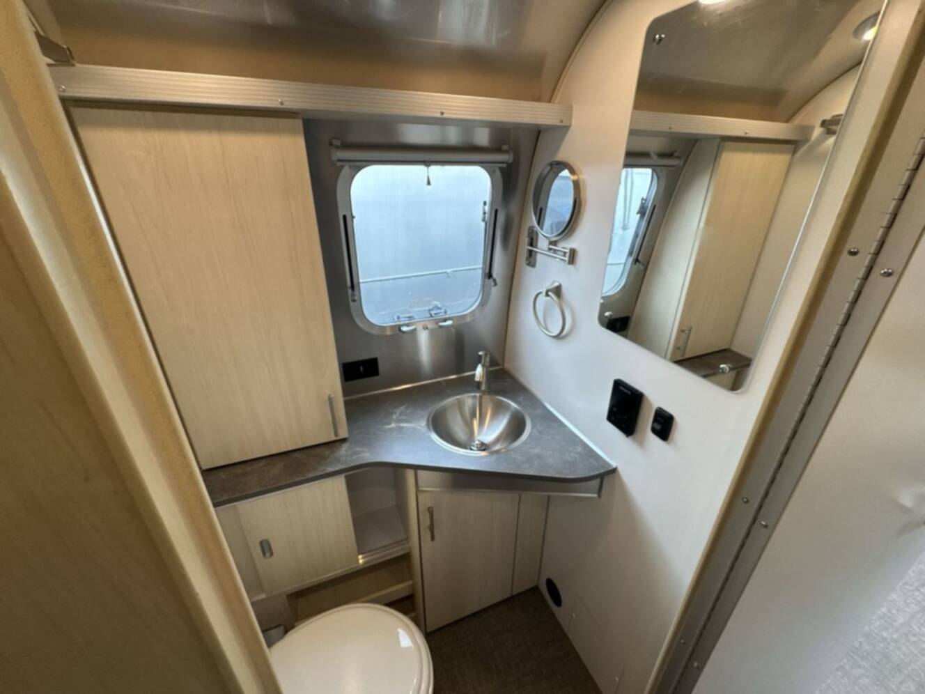 A photo of this 2026 Airstream Flying Cloud 25FB