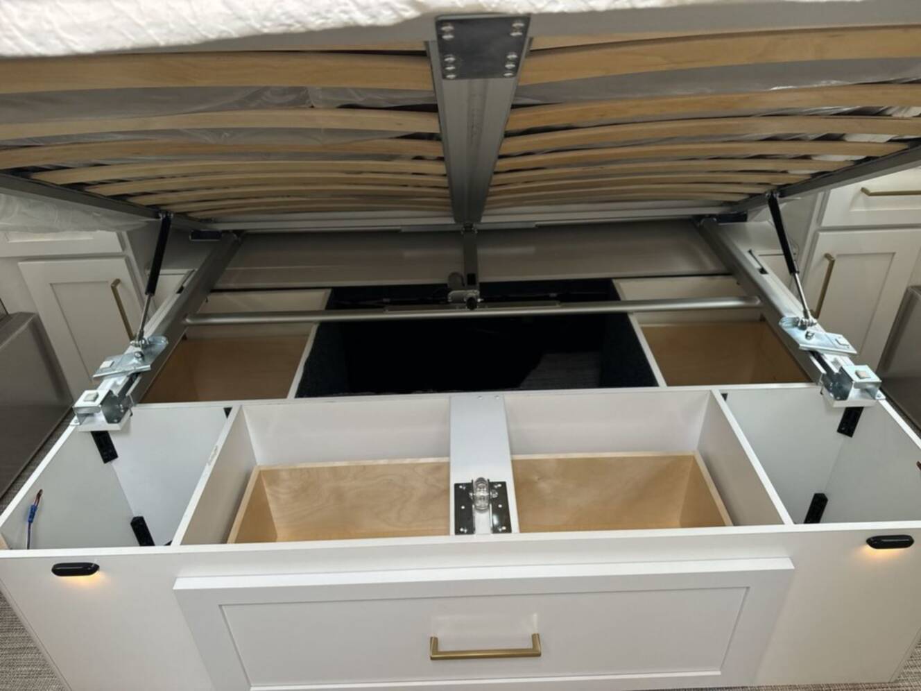A photo of this 2026 Airstream Classic 30RB