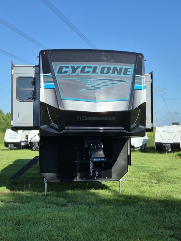 2023 Heartland CYCLONE 4270 in byron GA
