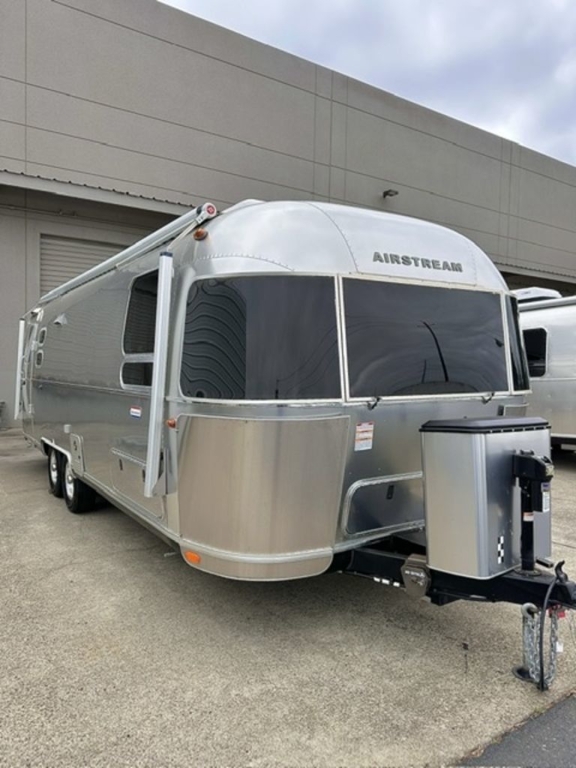 2021 Airstream International 27FBT 27FB TWIN in fairfield CA
