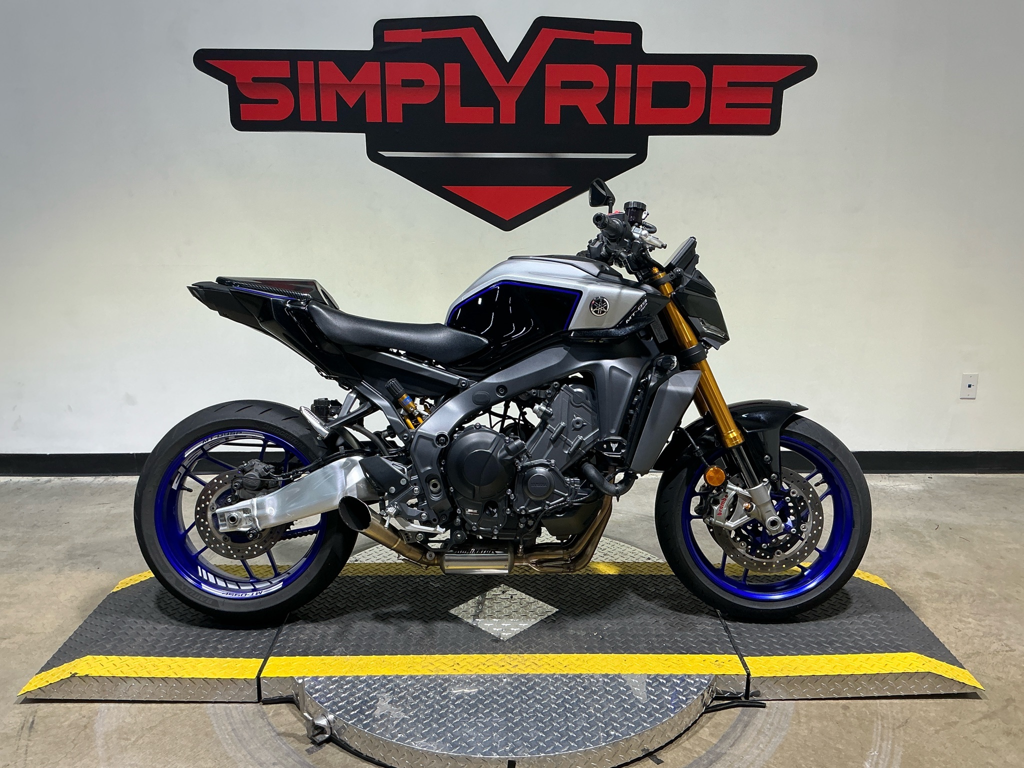 2025 Yamaha MT-09 SP -09 SP in Eden Prairie, MN
