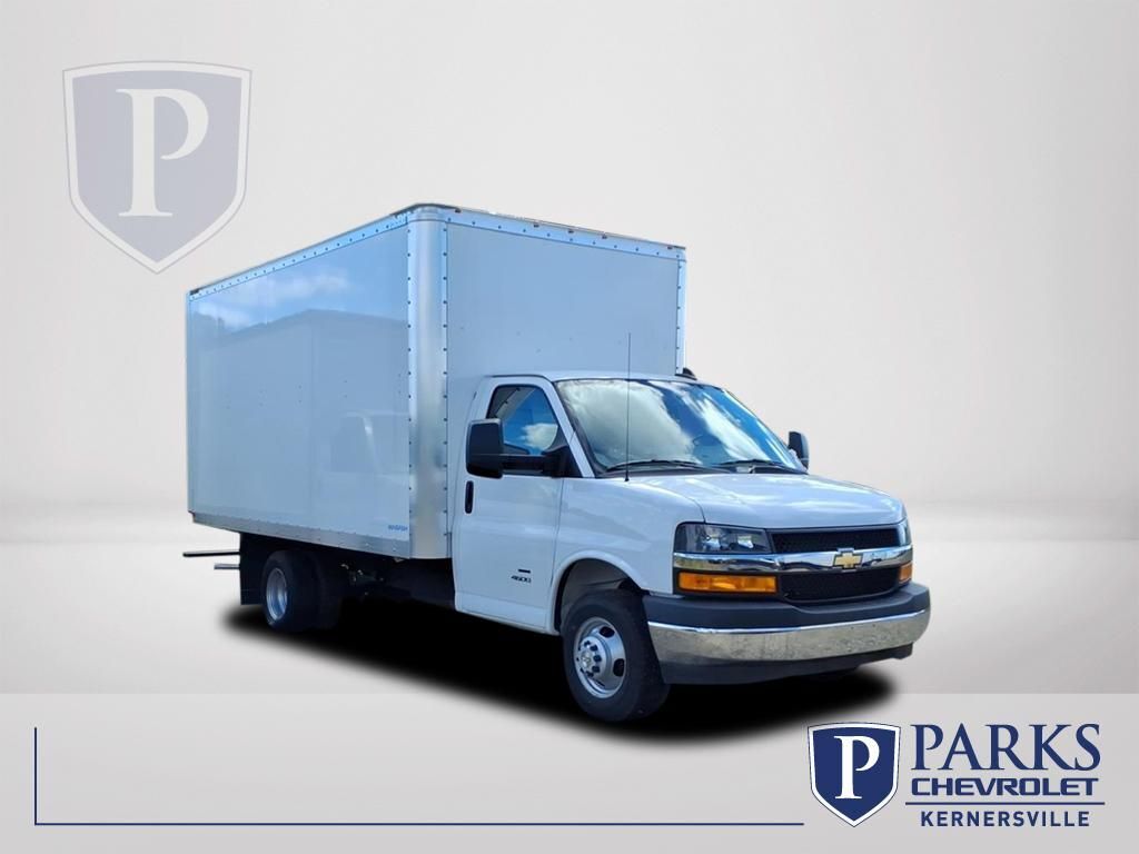 2025 CHEVROLET Express 3500 in Kernersville, NC