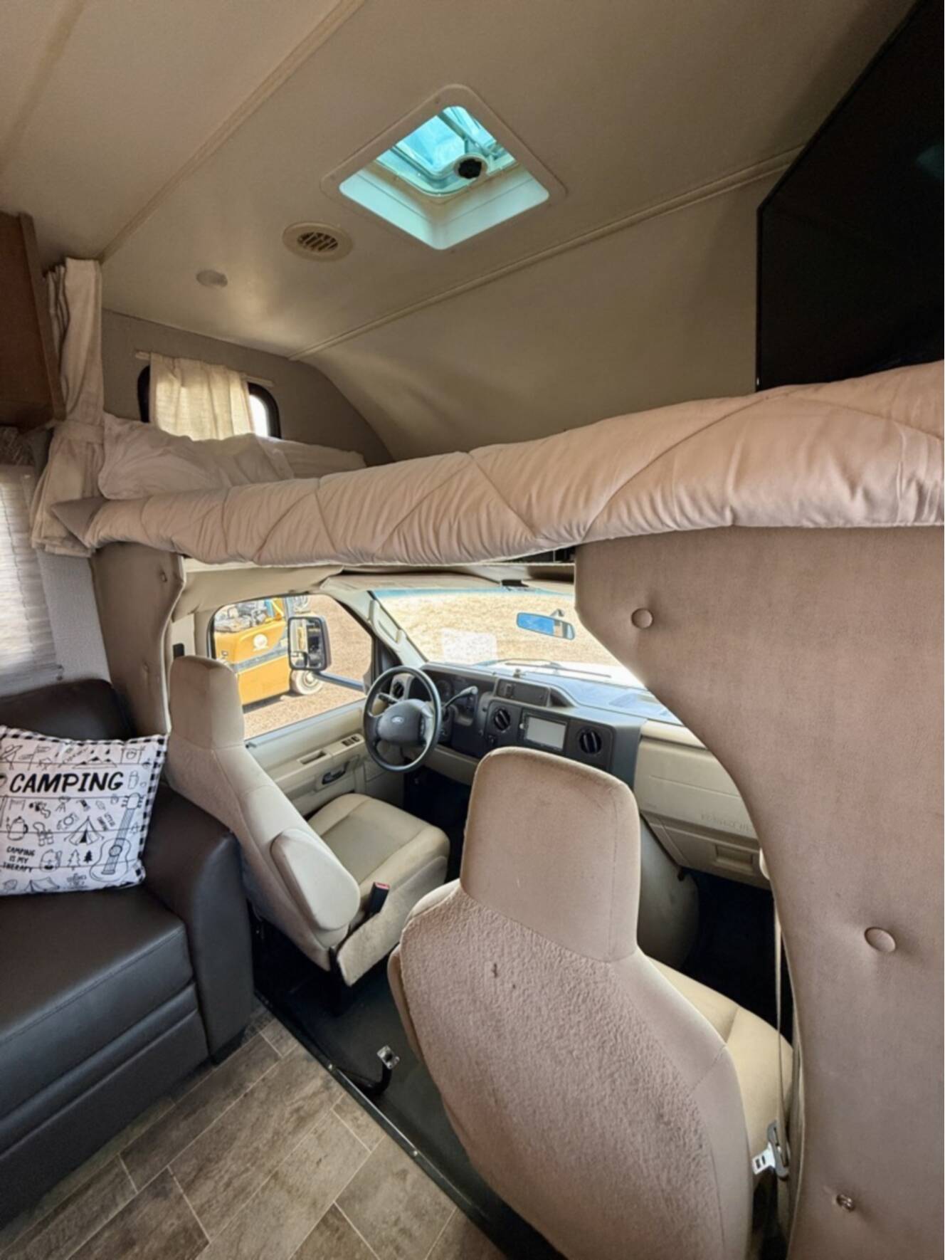 A photo of this 2018 Winnebago OUTLOOK 25J
