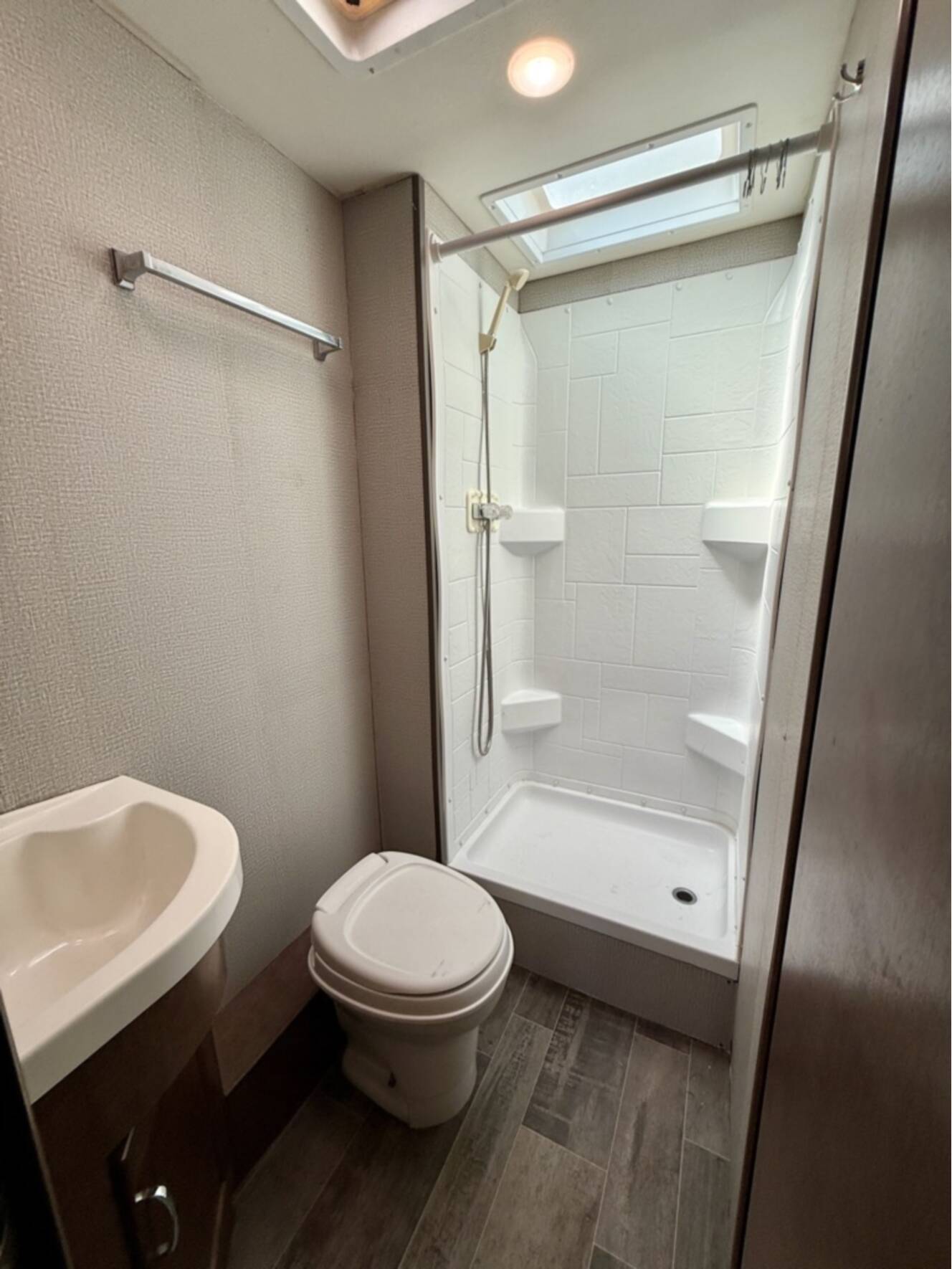 A photo of this 2018 Winnebago OUTLOOK 25J