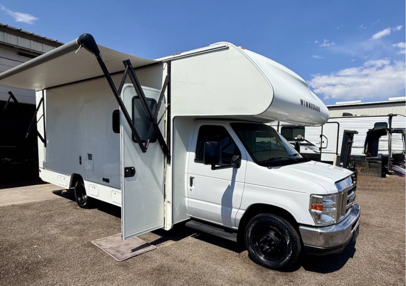 A photo of this 2018 Winnebago OUTLOOK 25J