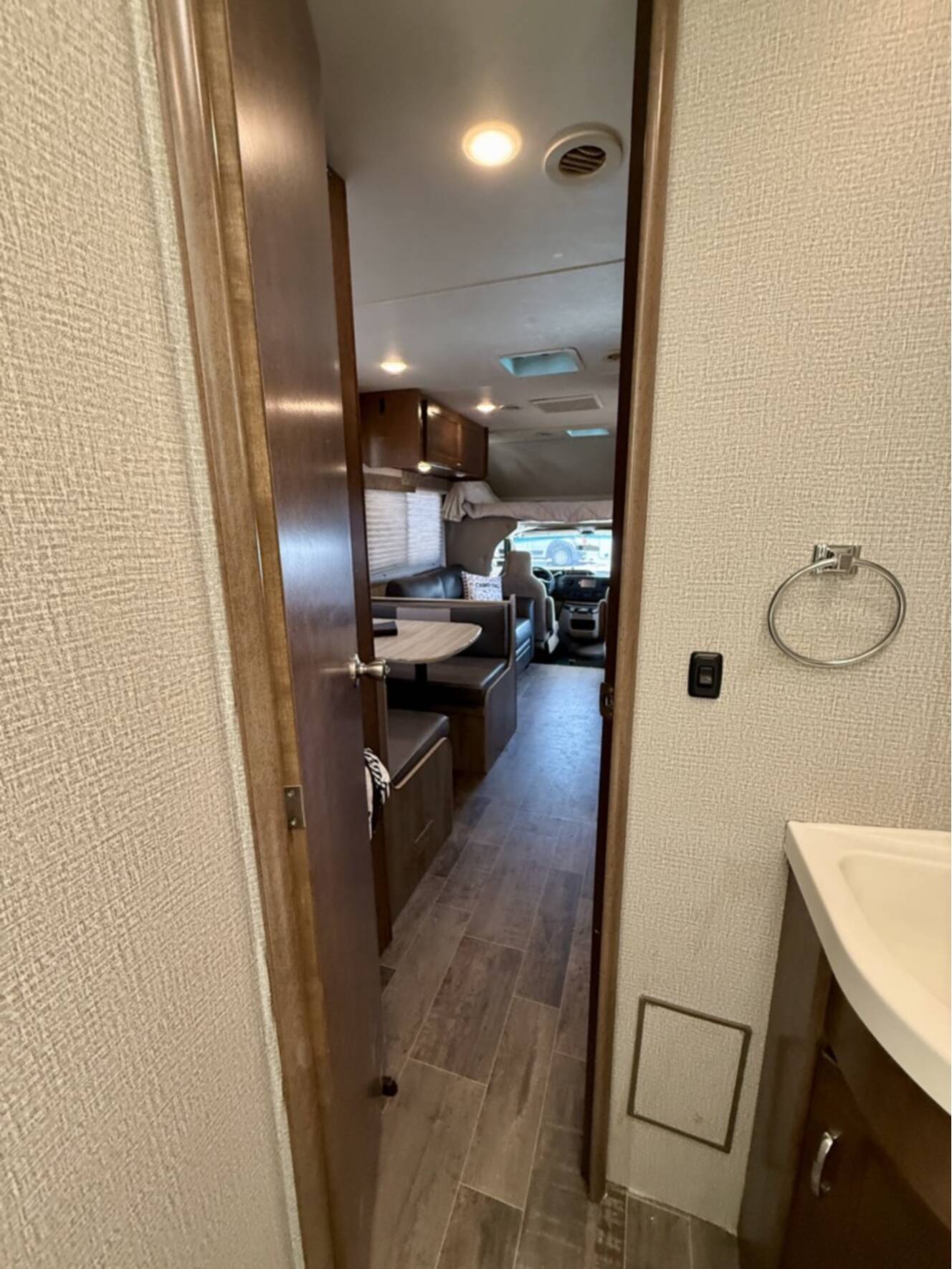 A photo of this 2018 Winnebago OUTLOOK 25J