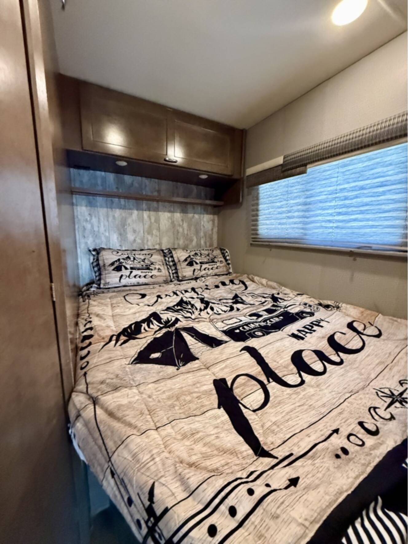 A photo of this 2018 Winnebago OUTLOOK 25J
