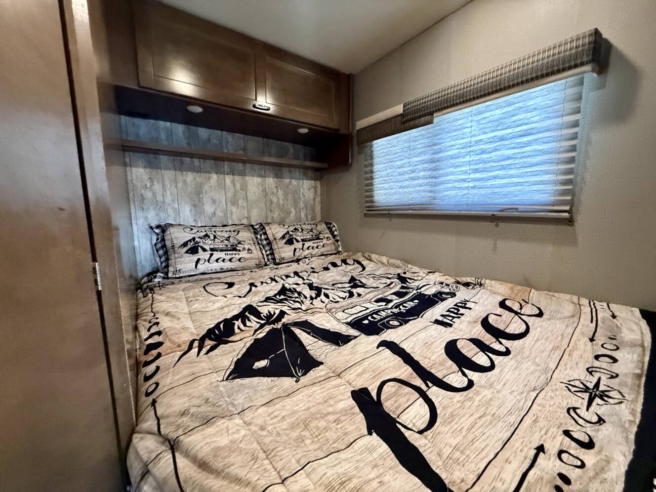 A photo of this 2018 Winnebago OUTLOOK 25J