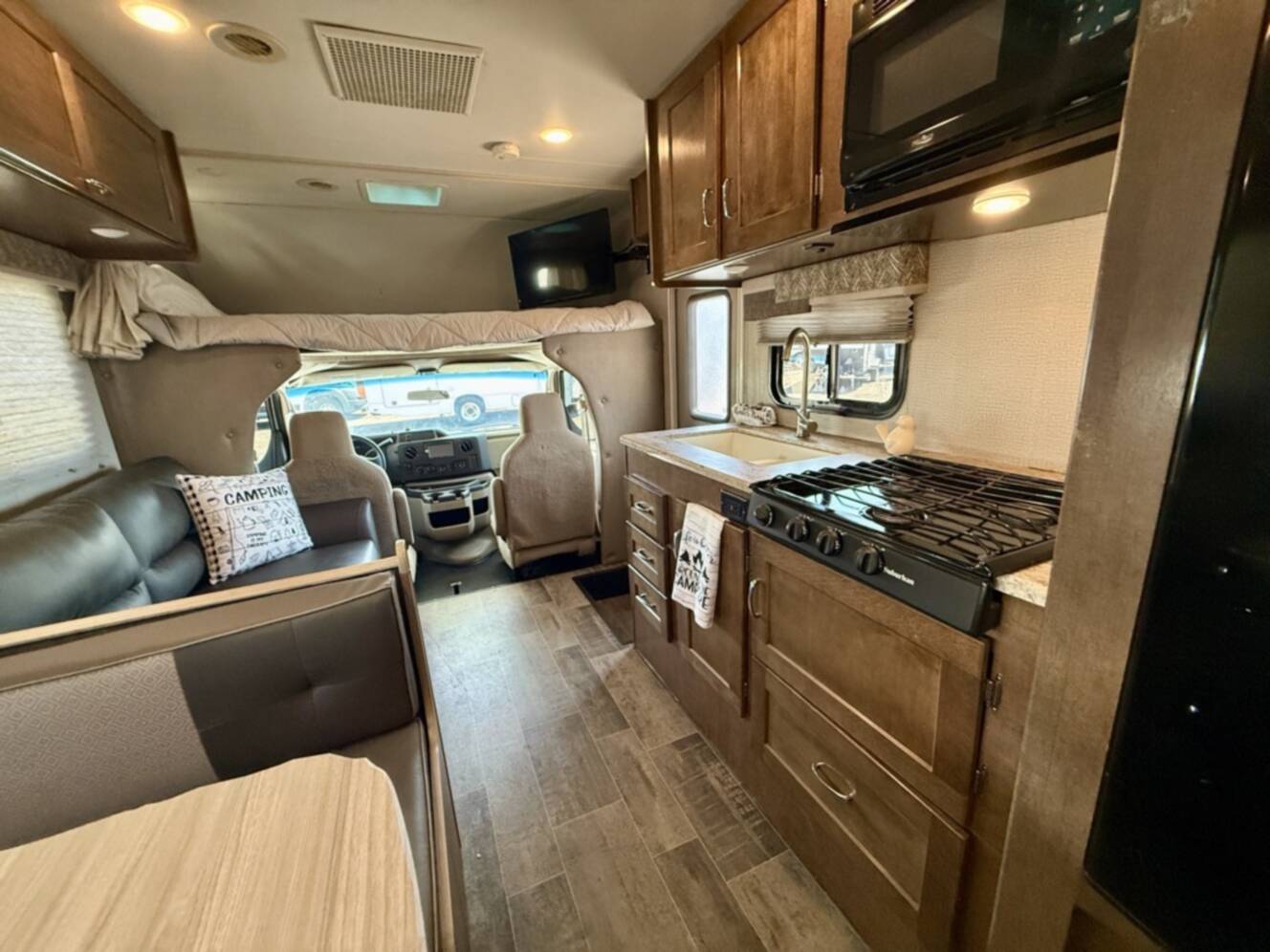 A photo of this 2018 Winnebago OUTLOOK 25J