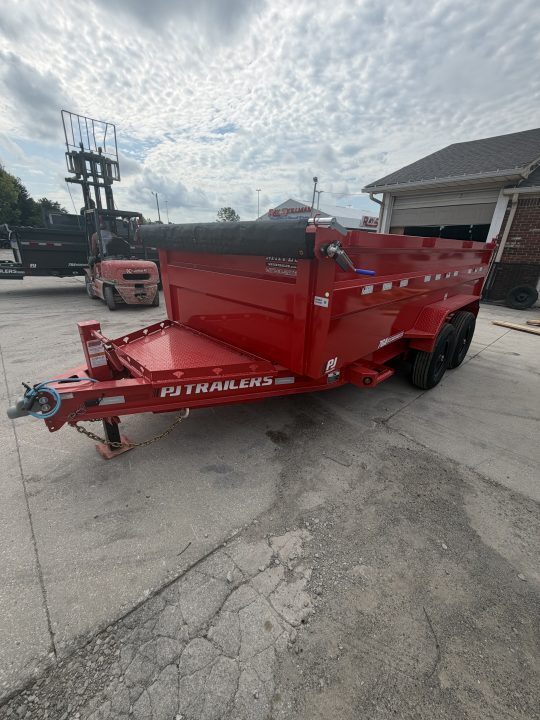 2027 PJ Trailers DM142 in Whiteland, IN