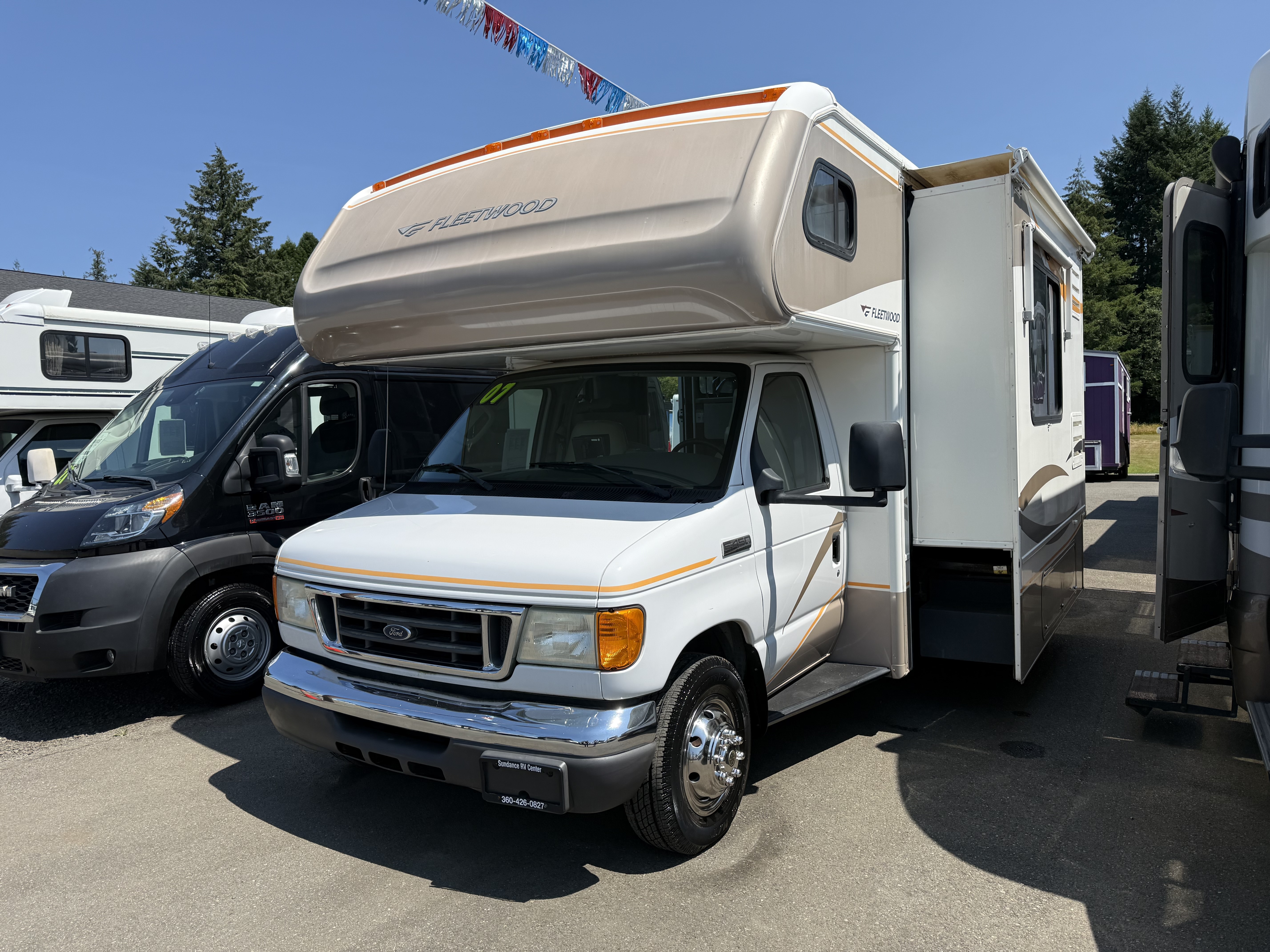 2007 Fleetwood JAMBOREE 31M in shelton WA