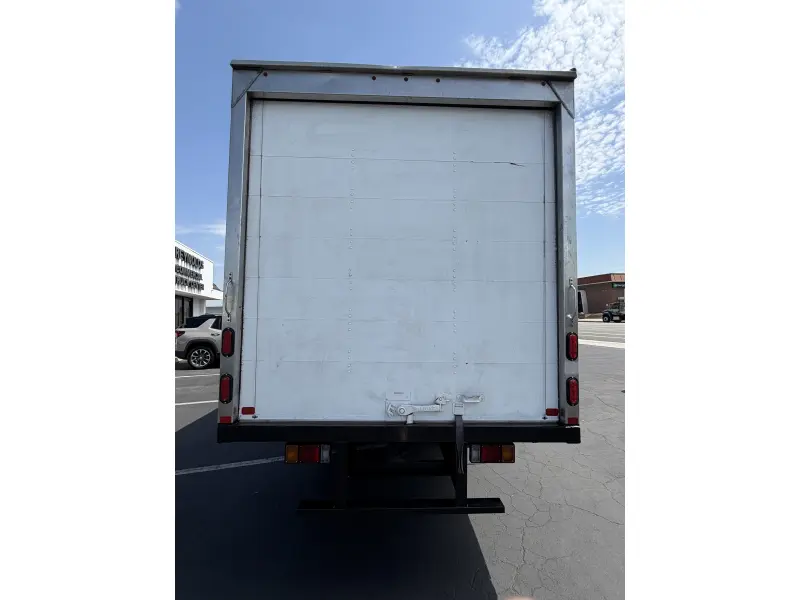 2025 ISUZU NRR GAS USED BOX