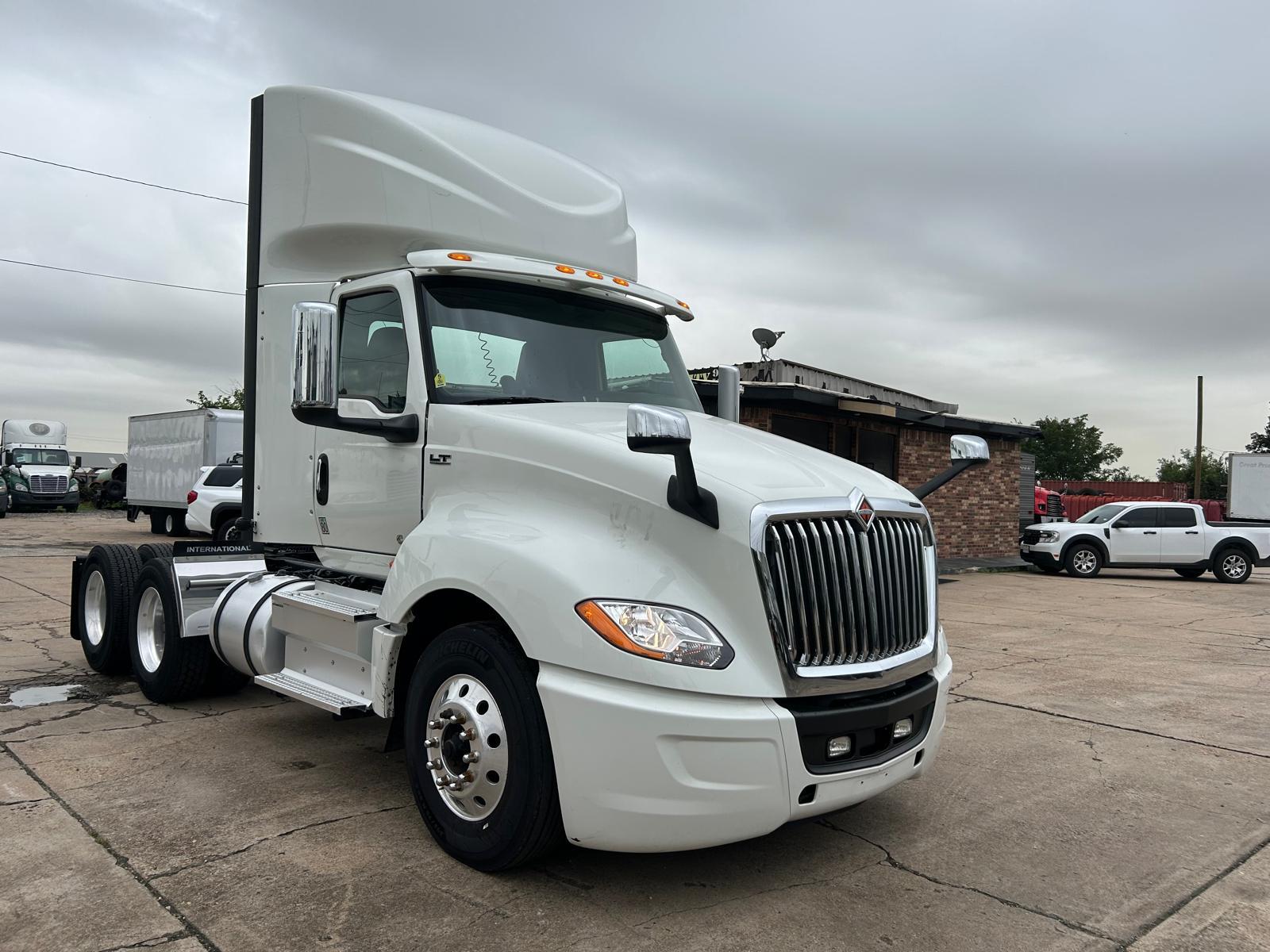 2021 INTERNATIONAL LT625 in Houston, TX