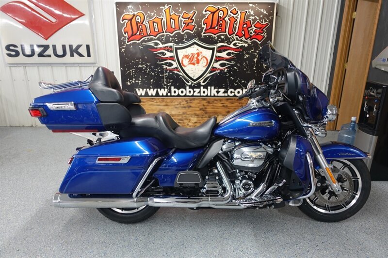 2017 Harley-Davidson Ultra Classic ULTRA CLASSIC FLHTCU in Kingman, KS
