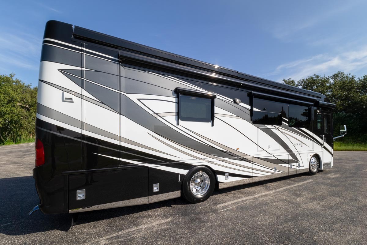 2021 Newmar NEW AIRE 3543 in bradenton FL