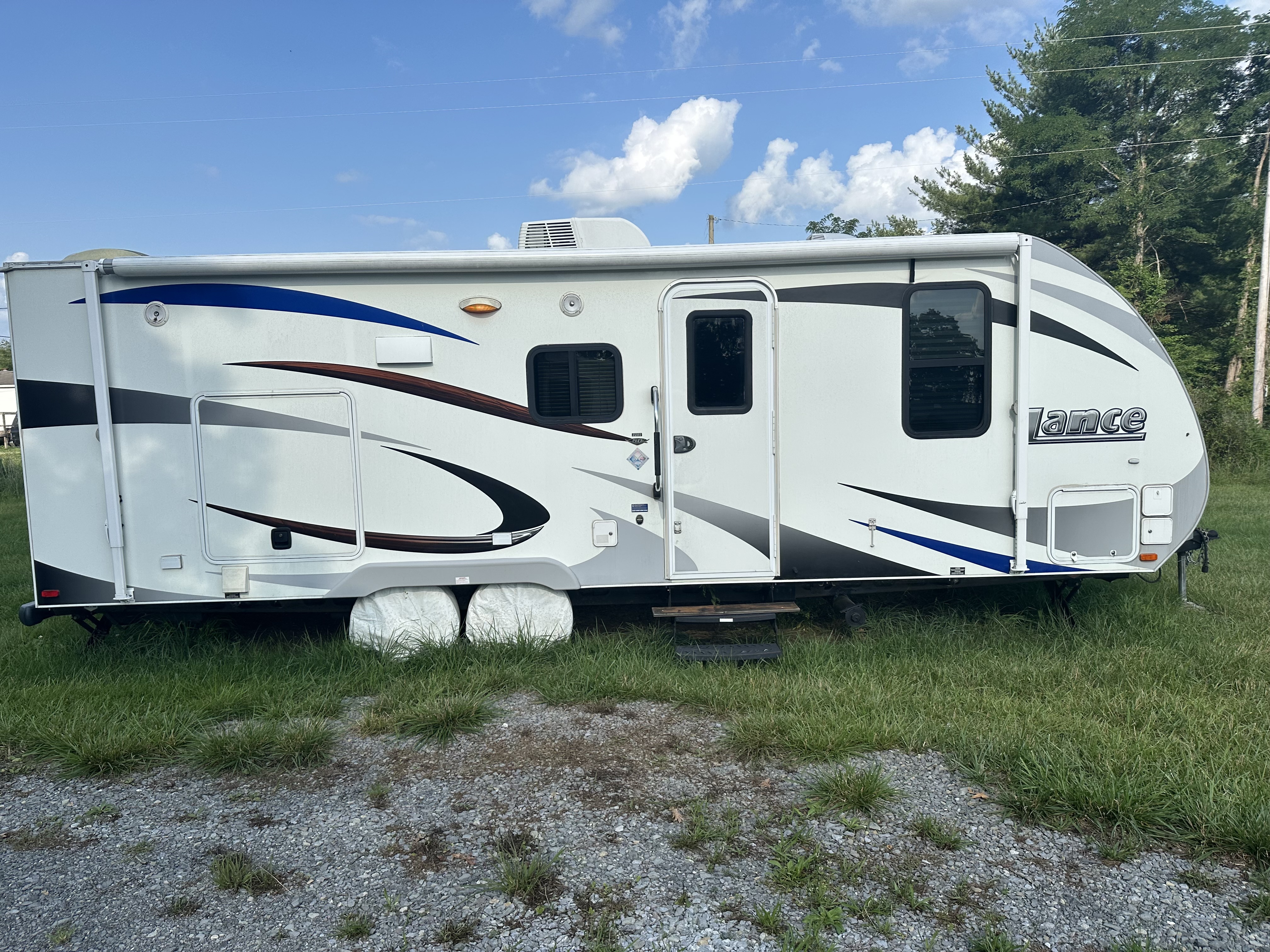 2016 Lance 2295 RV