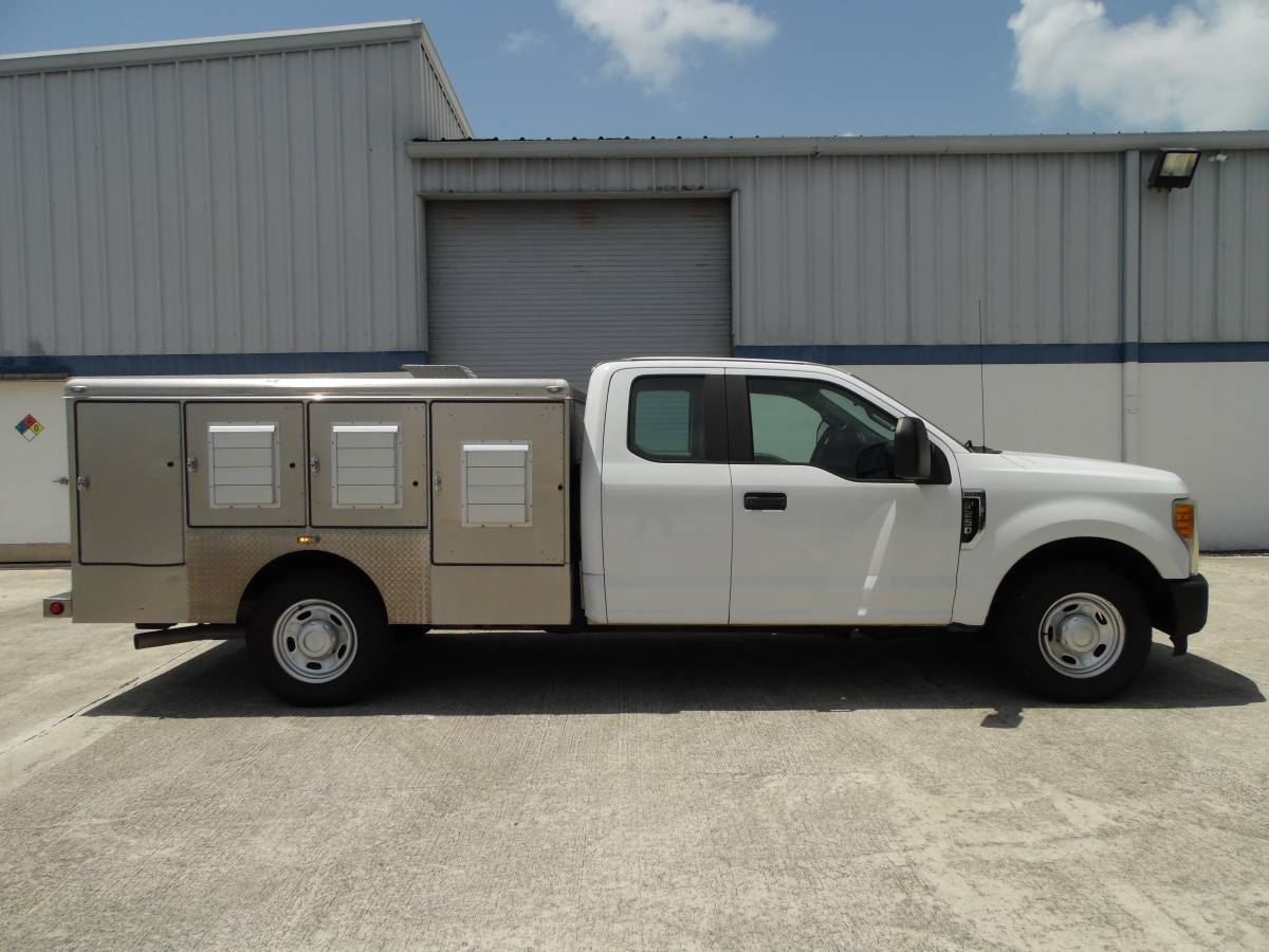 2017 FORD F250 XL in West Palm Beach, FL