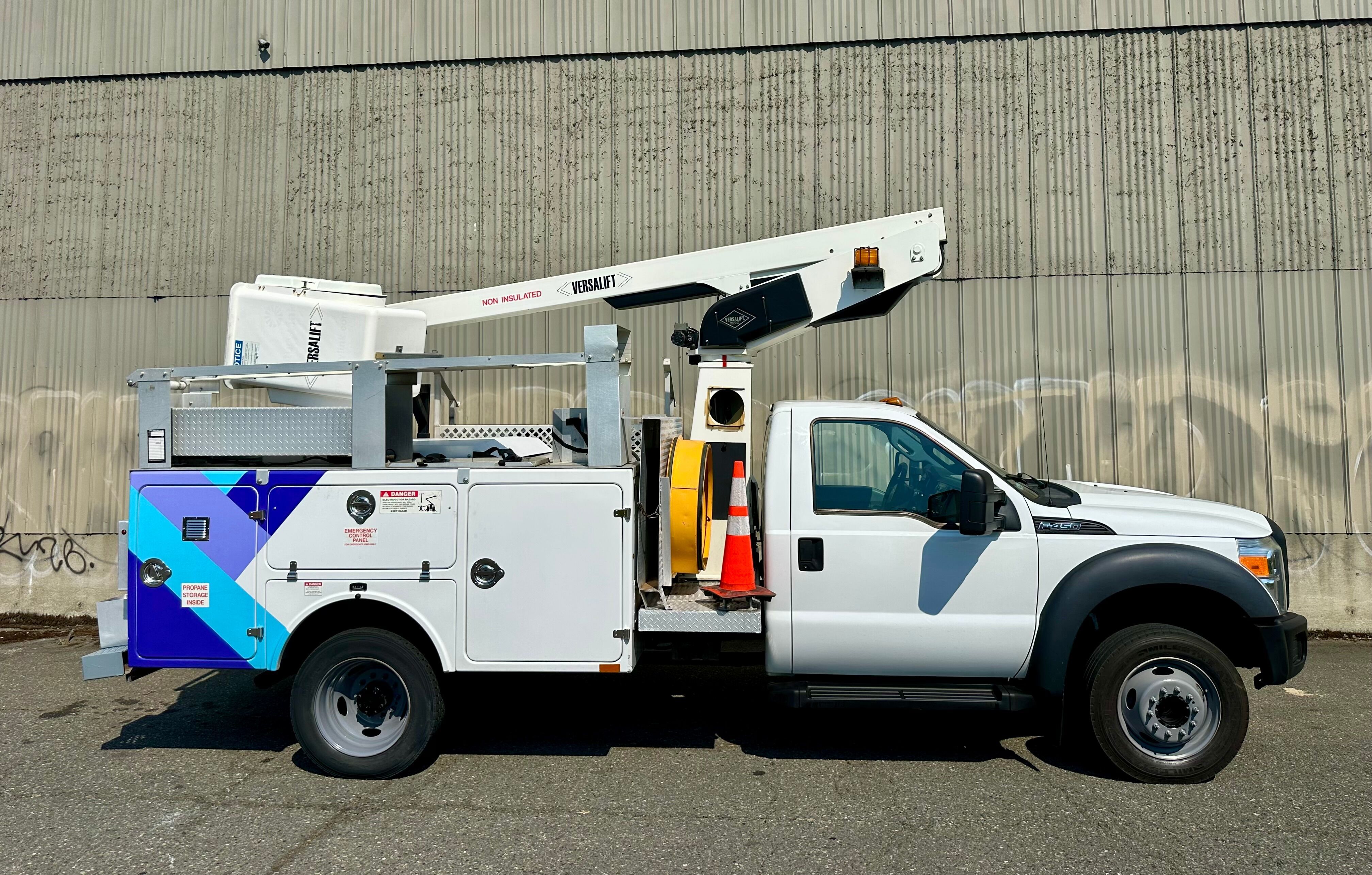 2013 FORD F-450 Bucket Boom Truck in Seattle, WA