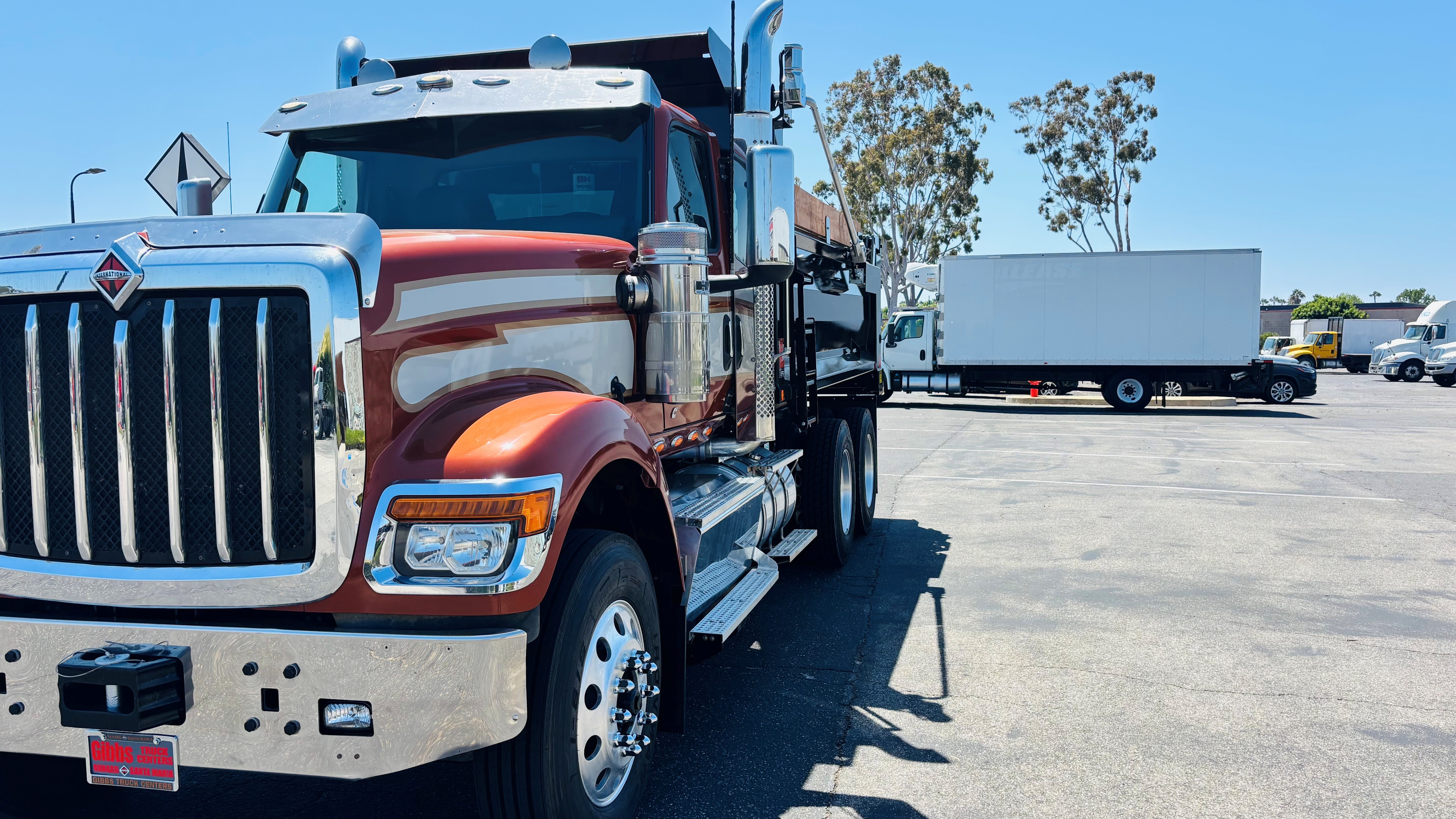 2023 INTERNATIONAL HX520 in Oxnard, CA