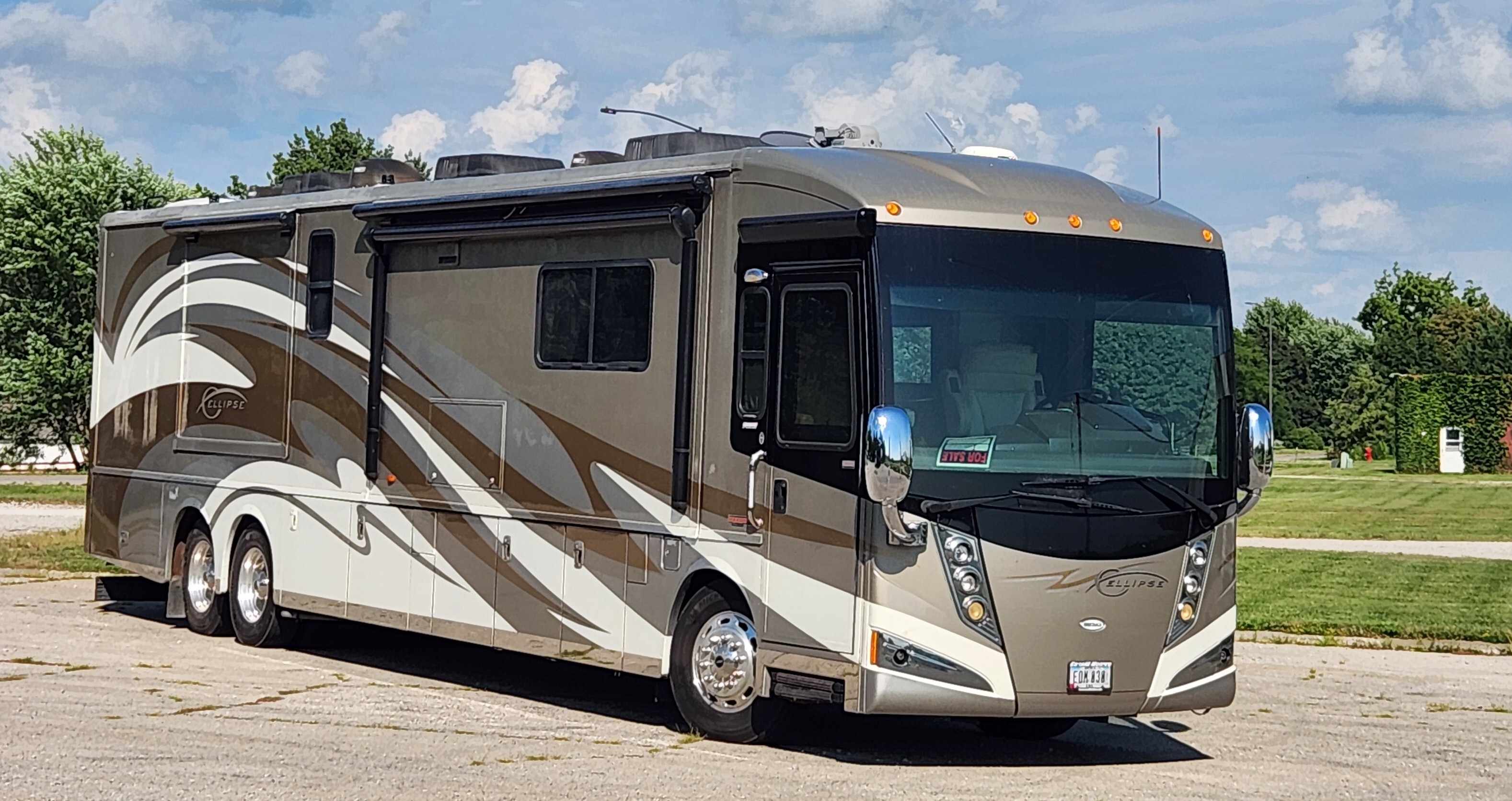 2011 Itasca WINNEBAGO ELLIPSE 42QD RV