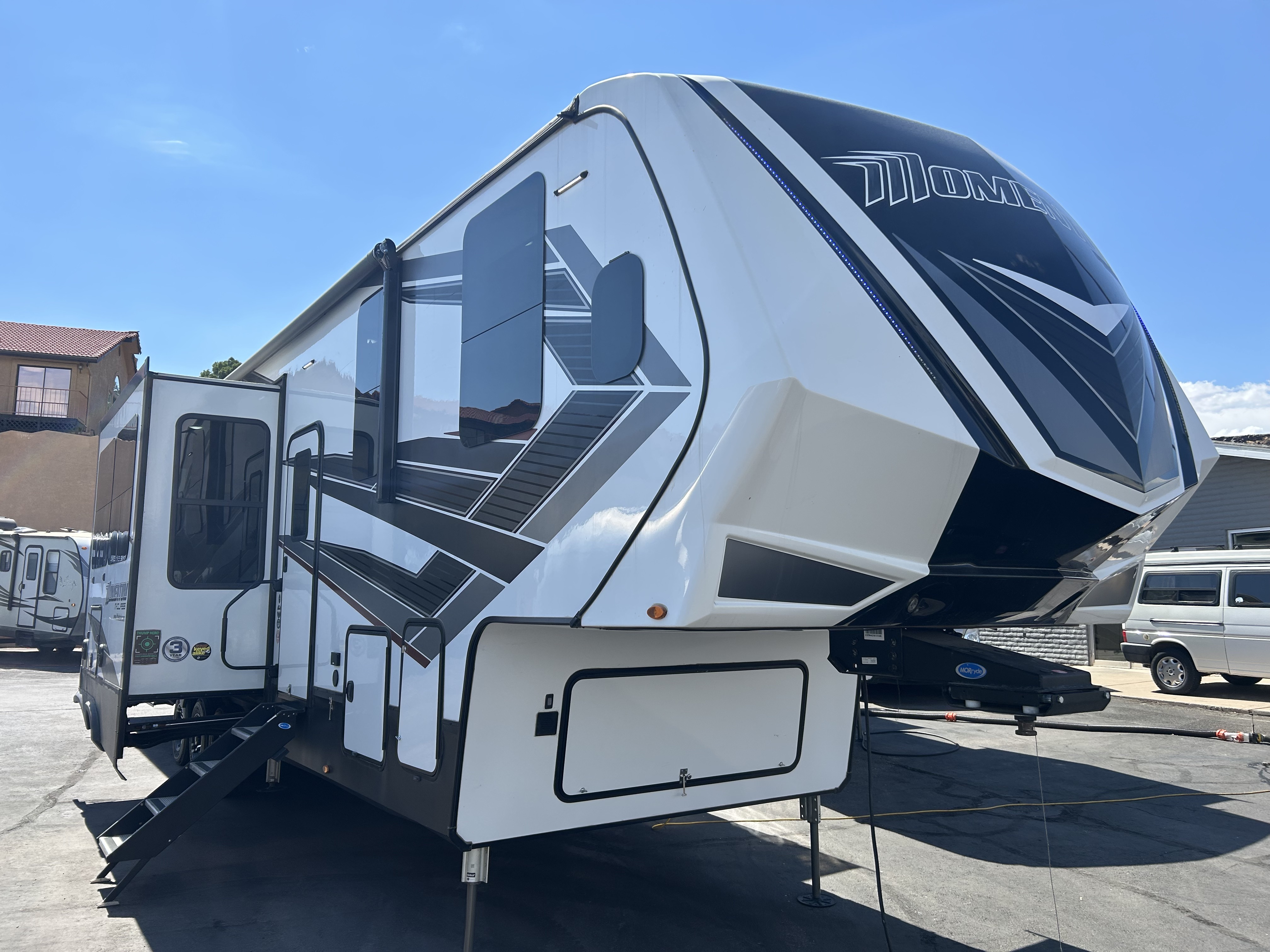 2022 Grand Design MOMENTUM 381M Fifth Wheel Toy Hauler RV