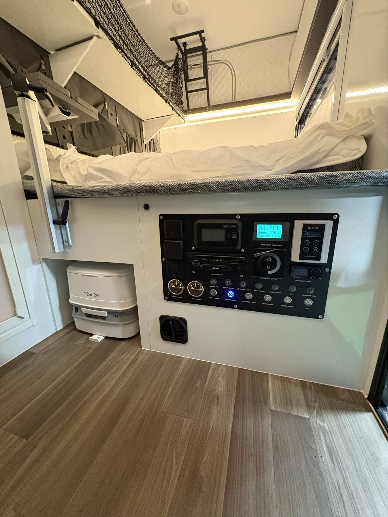 A photo of this 2026 Neo Camper Terra 500