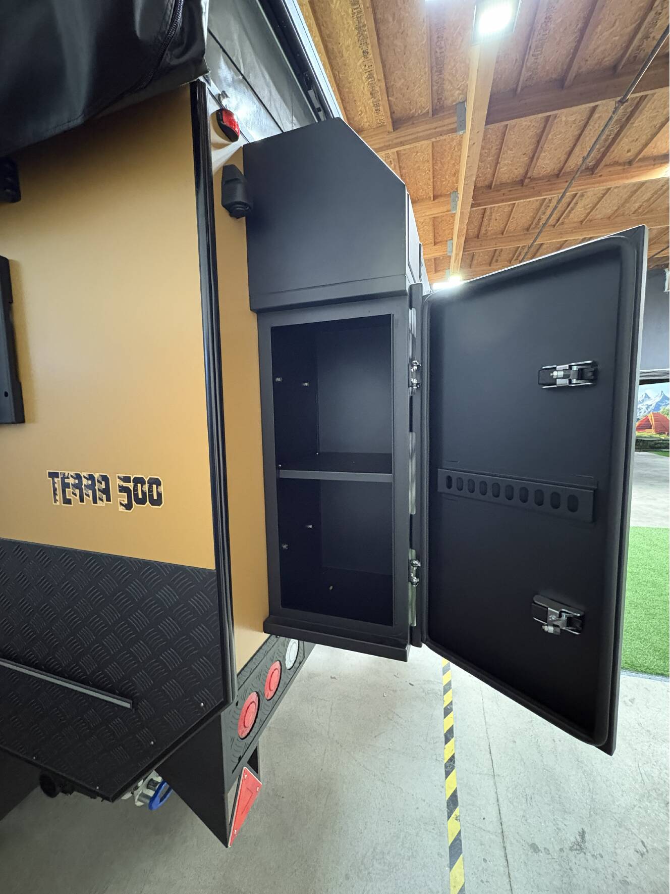 A photo of this 2026 Neo Camper Terra 500