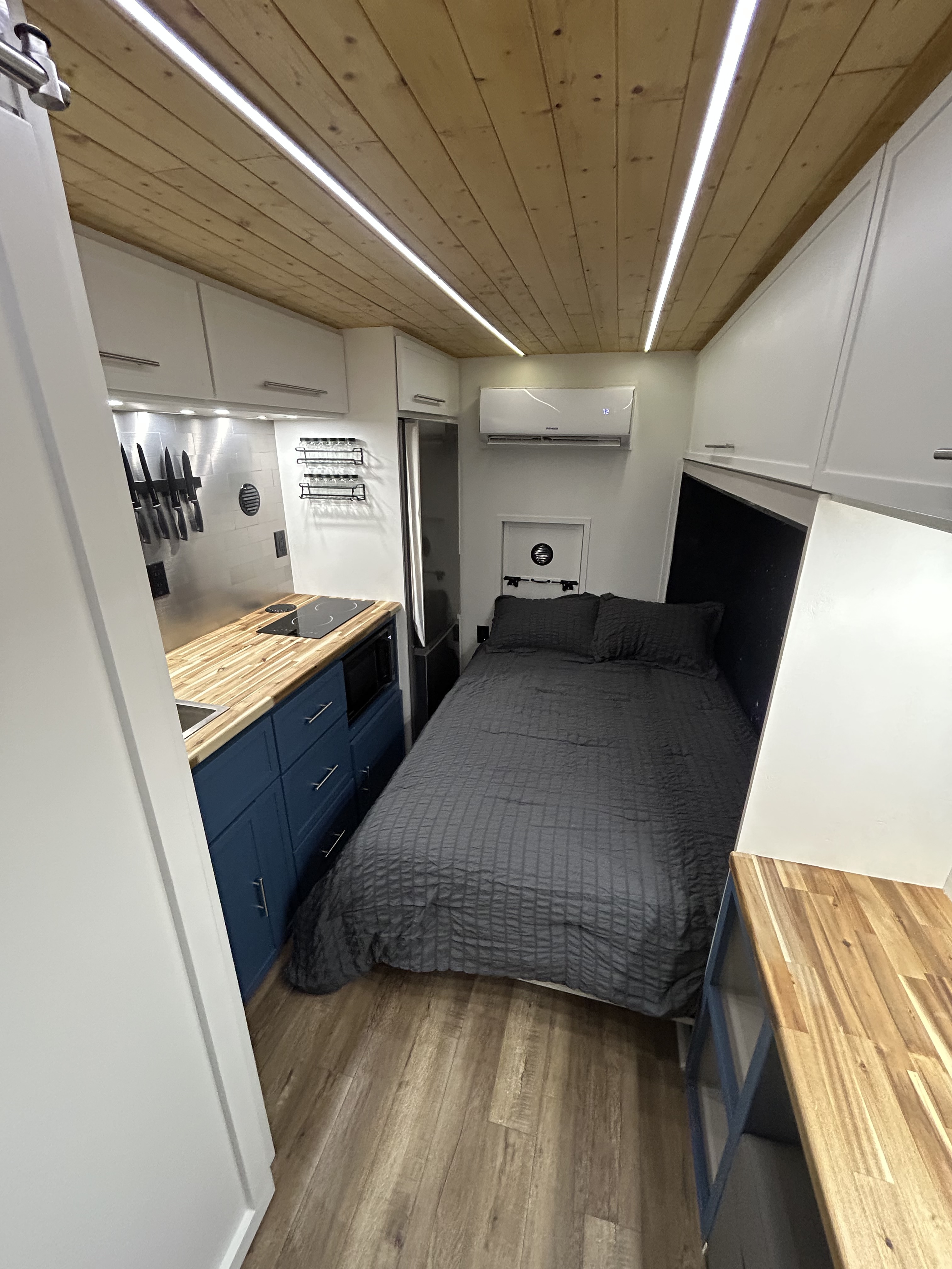 2002 Custom RECREATIONAL VEHICLE in riddle OR