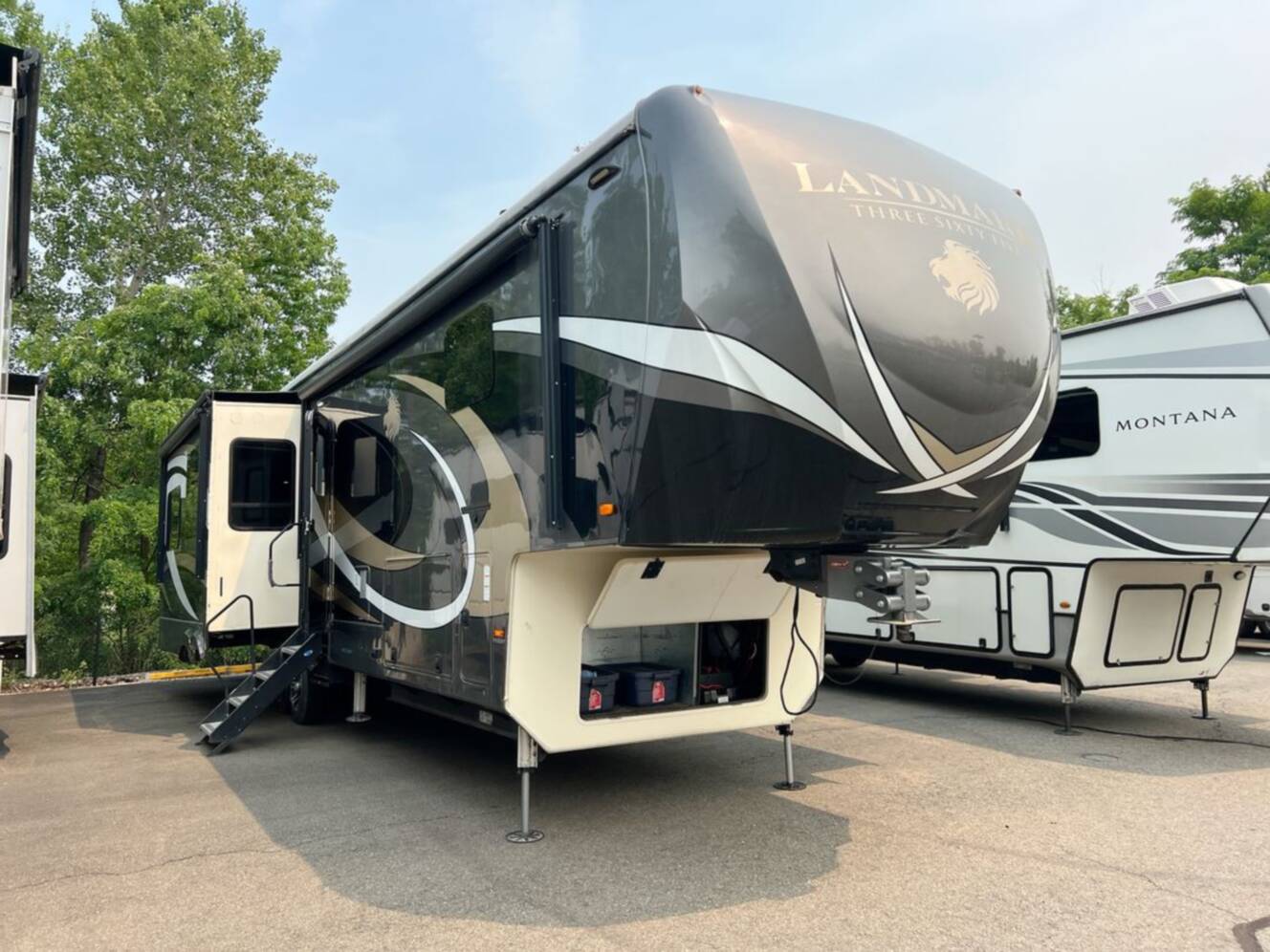 A photo of this 2018 Heartland LANDMARK 365 Oshkosh