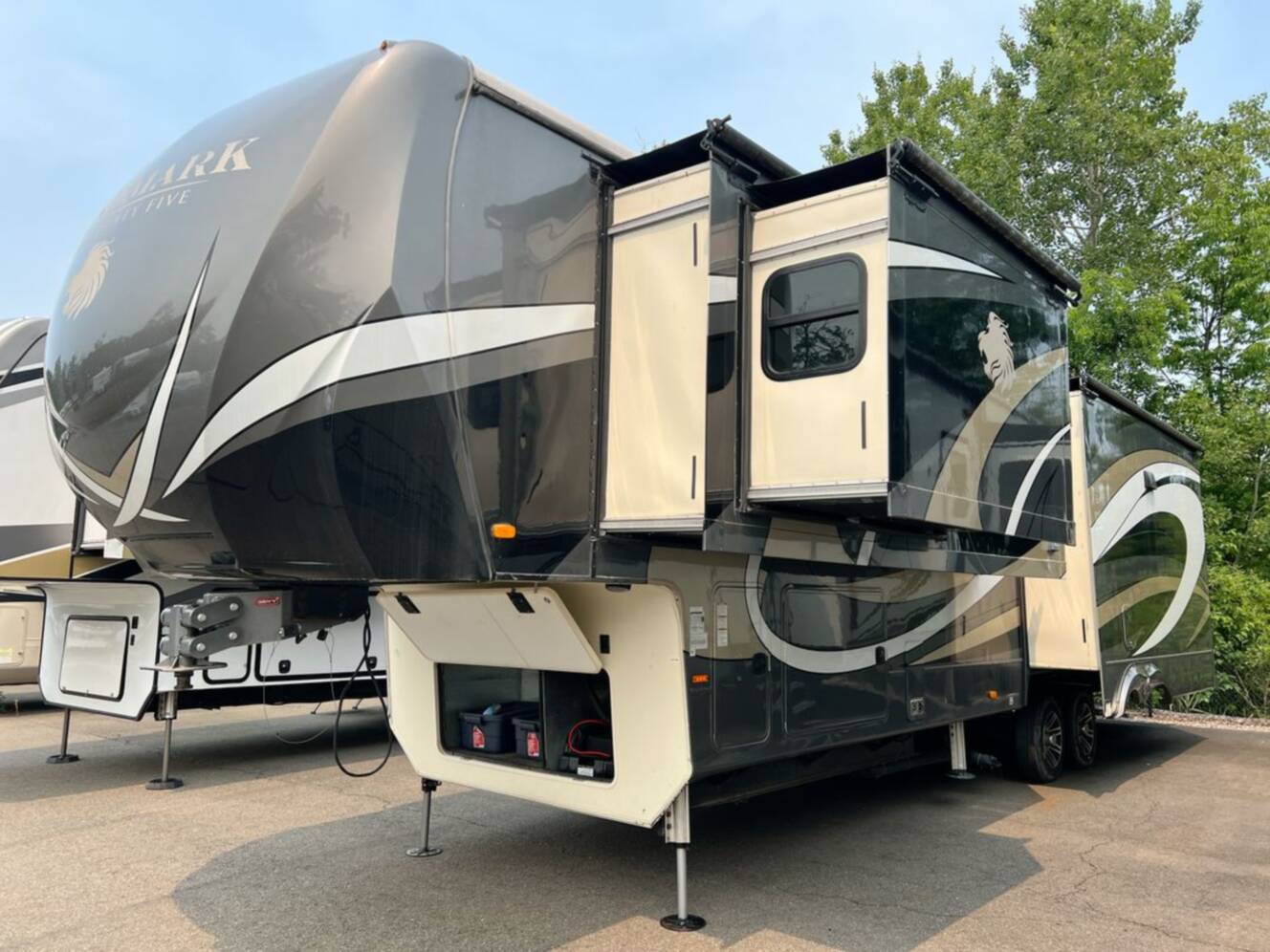 A photo of this 2018 Heartland LANDMARK 365 Oshkosh