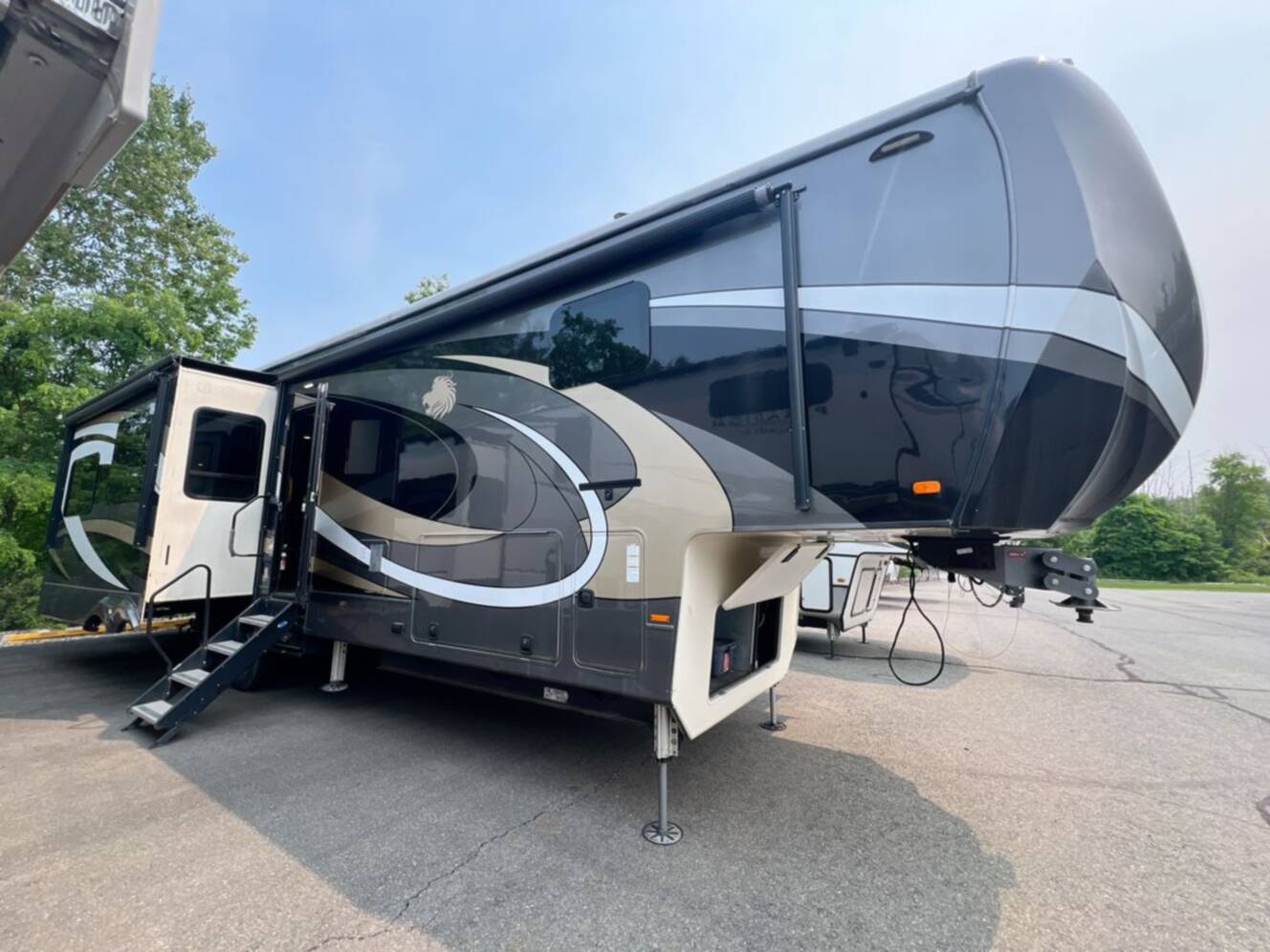 A photo of this 2018 Heartland LANDMARK 365 Oshkosh