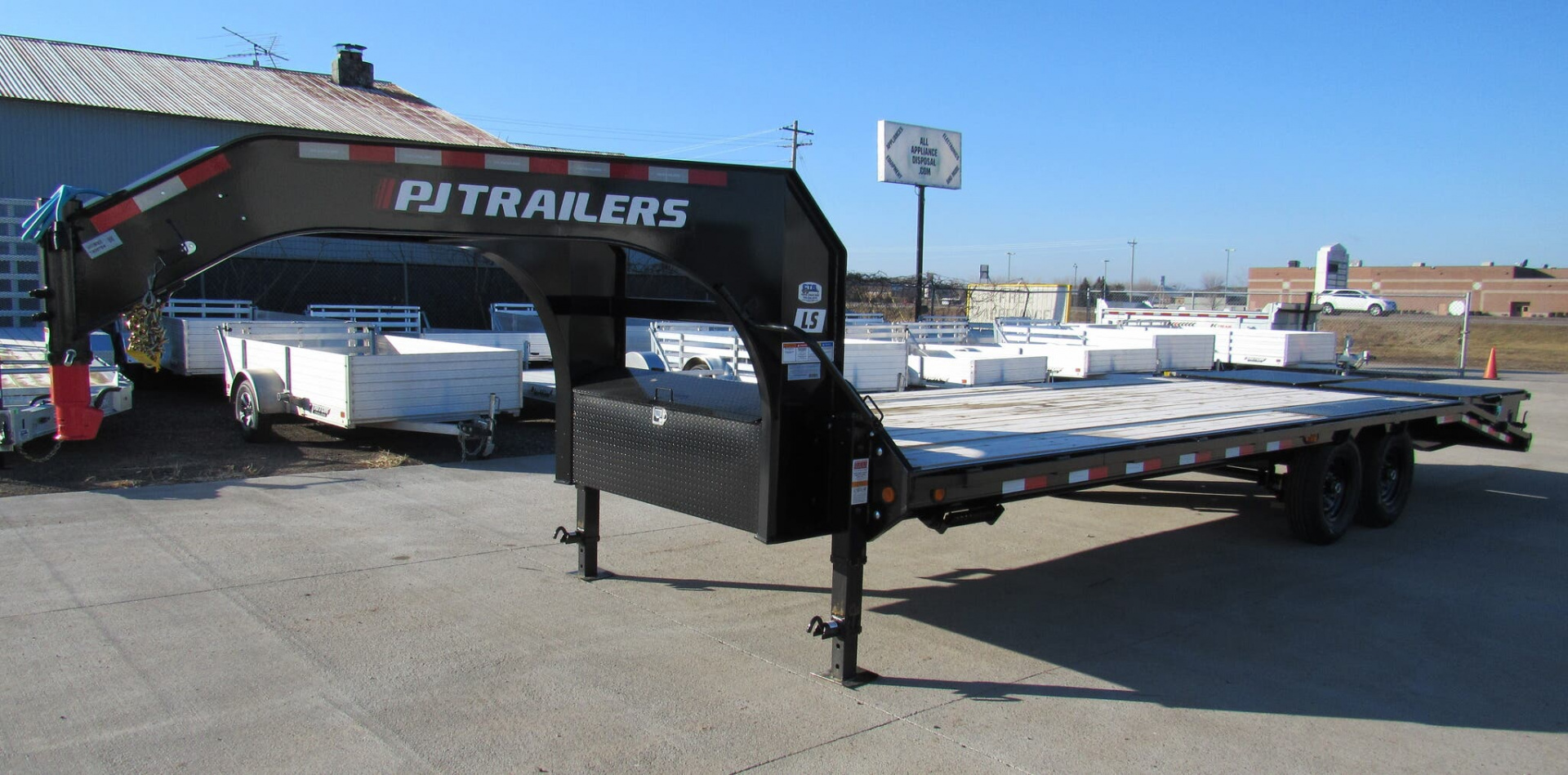 2026 PJ Trailers 25ft Gooseneck Deckover in East Bethel, MN