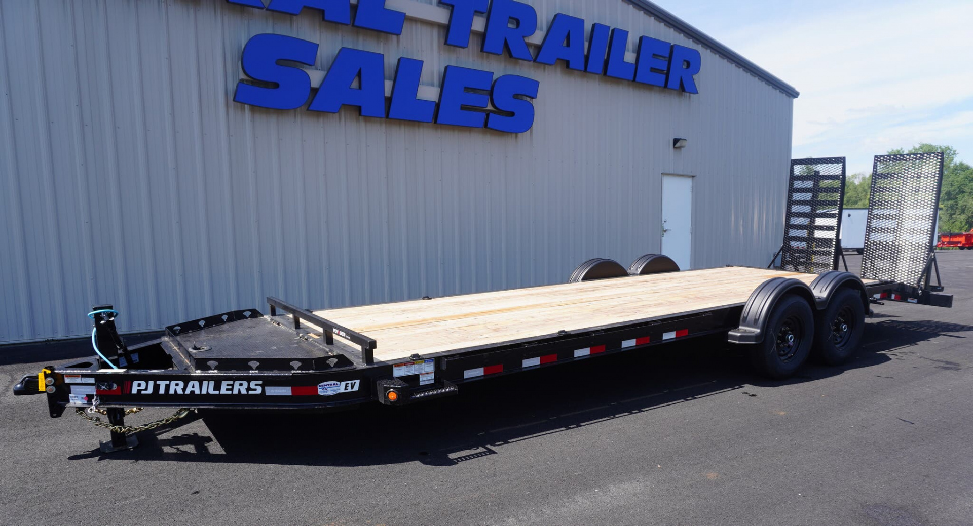 2026 PJ Trailers 24ft Equipment Trailer in Jordan, MN