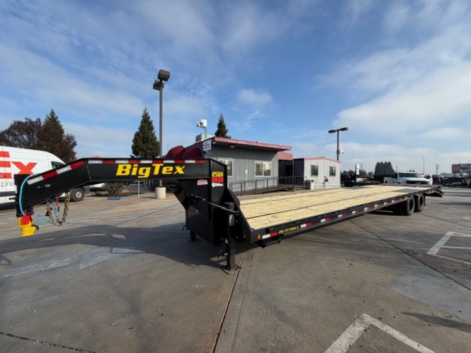 2027 Big Tex Trailers 25GN-40D5A-MR in Acampo, CA