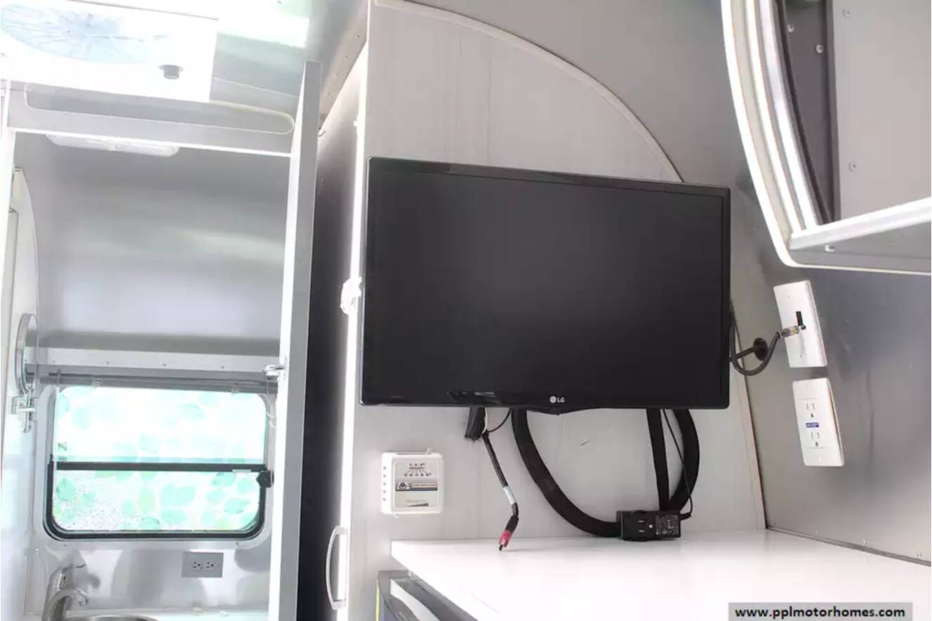 A photo of this 2018 Airstream Sport 22FB