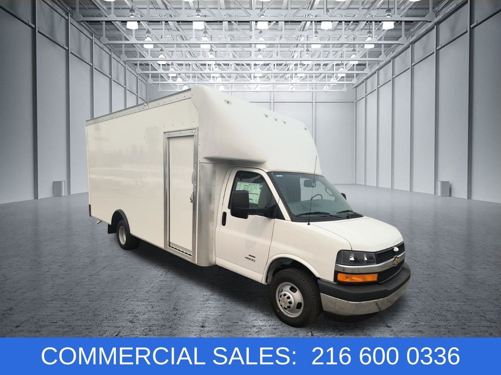 2026 CHEVROLET Express 4500 in Elyria, OH
